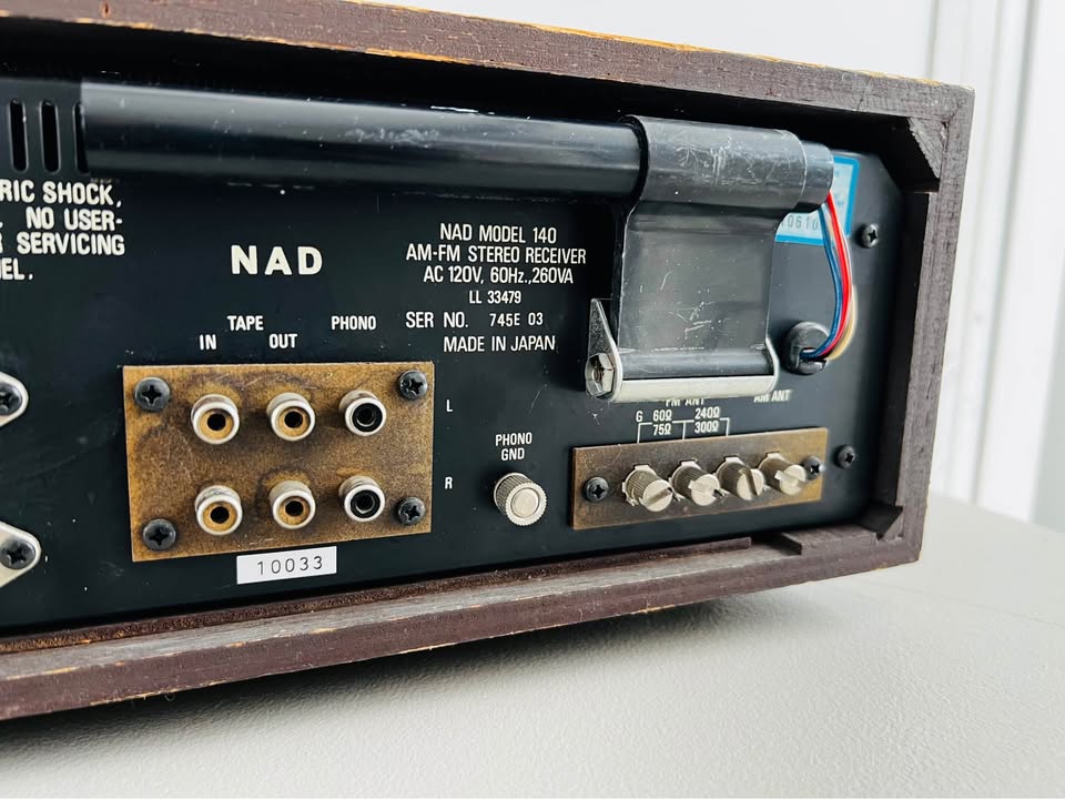 NAD 140  _Amplificateur intégré