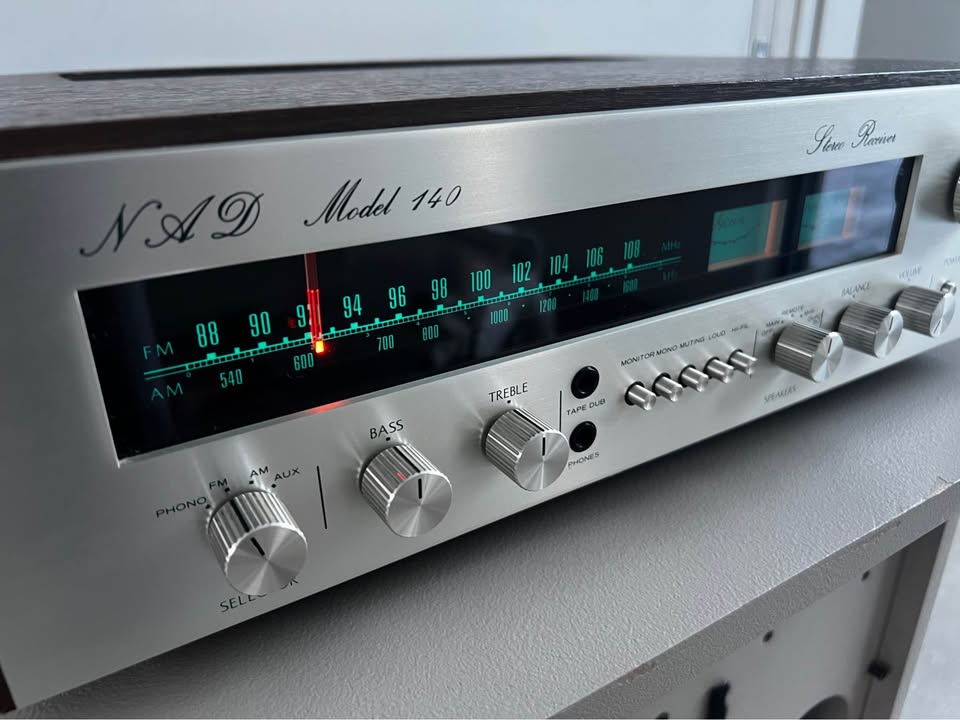 NAD 140  _Amplificateur intégré