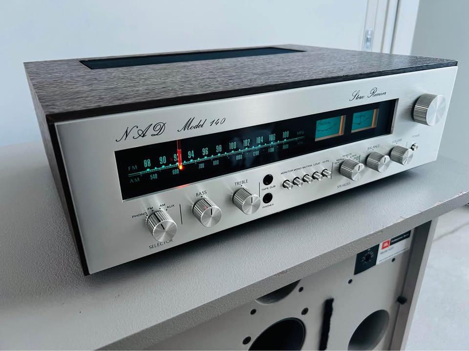NAD 140  _Amplificateur intégré