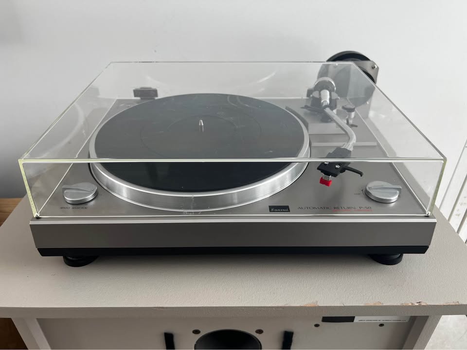 Sansui P-50 _Table tournante à courroie