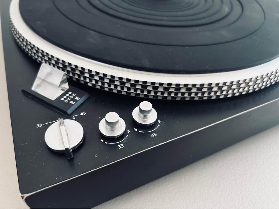 Mitsubishi MGA DP-620 _Table tournante à entraînement direct