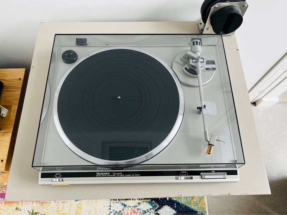 Technics SL-Q200 _Table tournante à entraînement direct