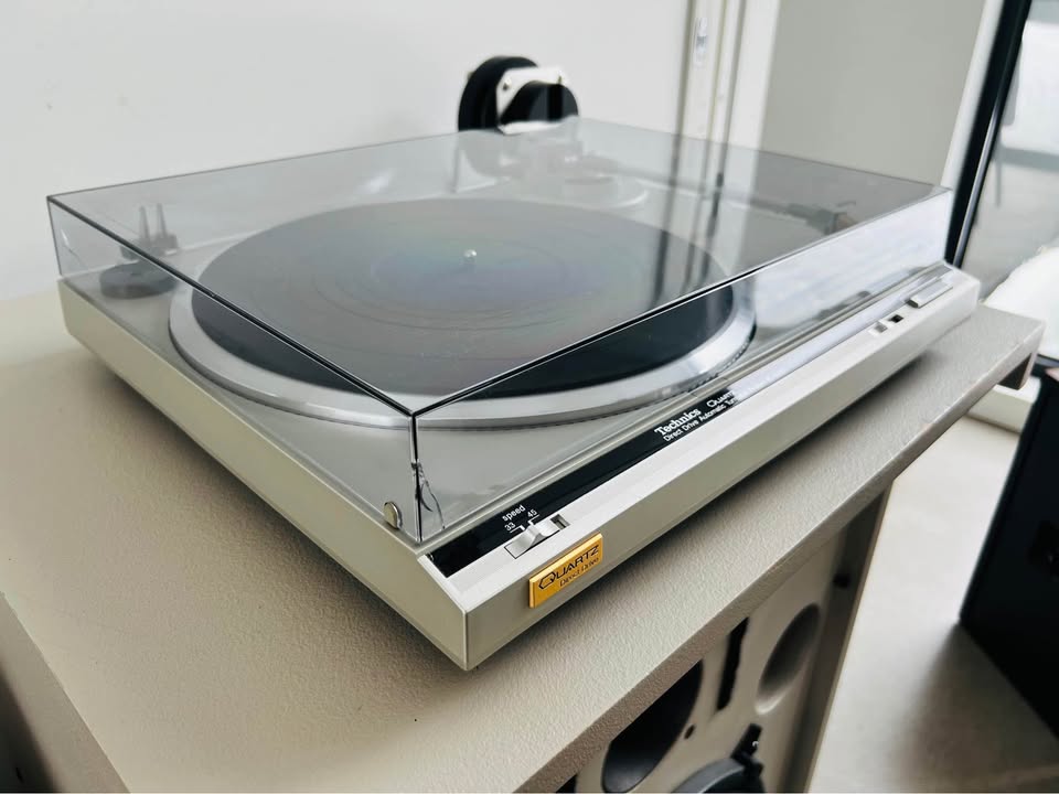 Technics SL-Q200 _Table tournante à entraînement direct