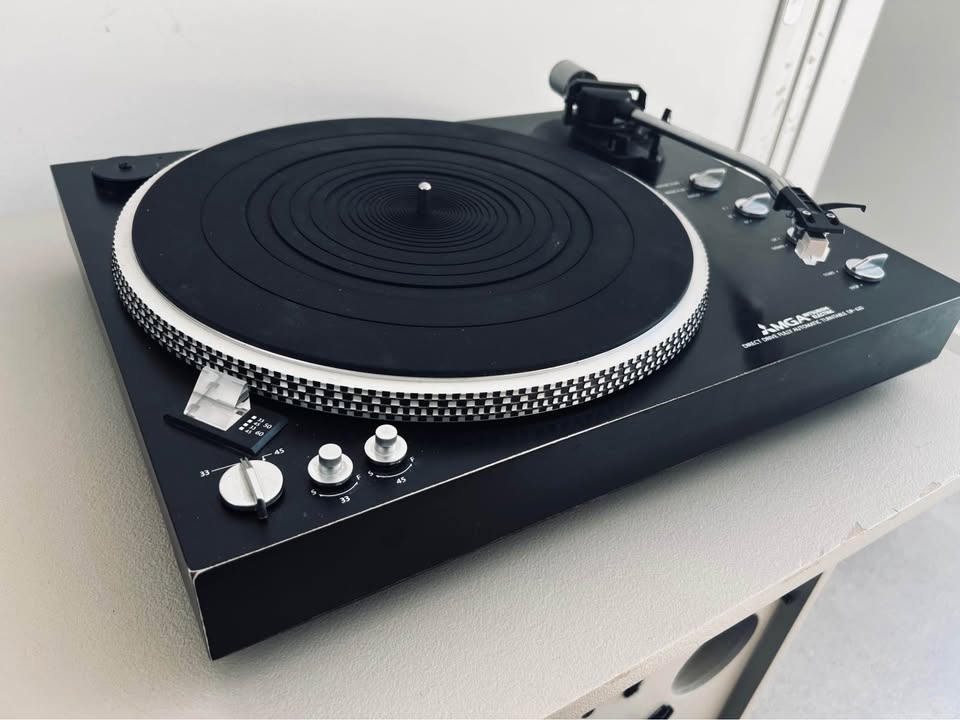 Mitsubishi MGA DP-620 _Table tournante à entraînement direct