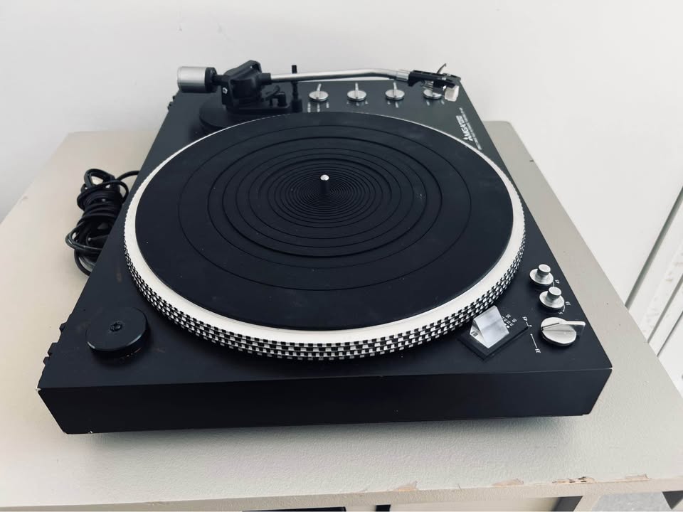 Mitsubishi MGA DP-620 _Table tournante à entraînement direct