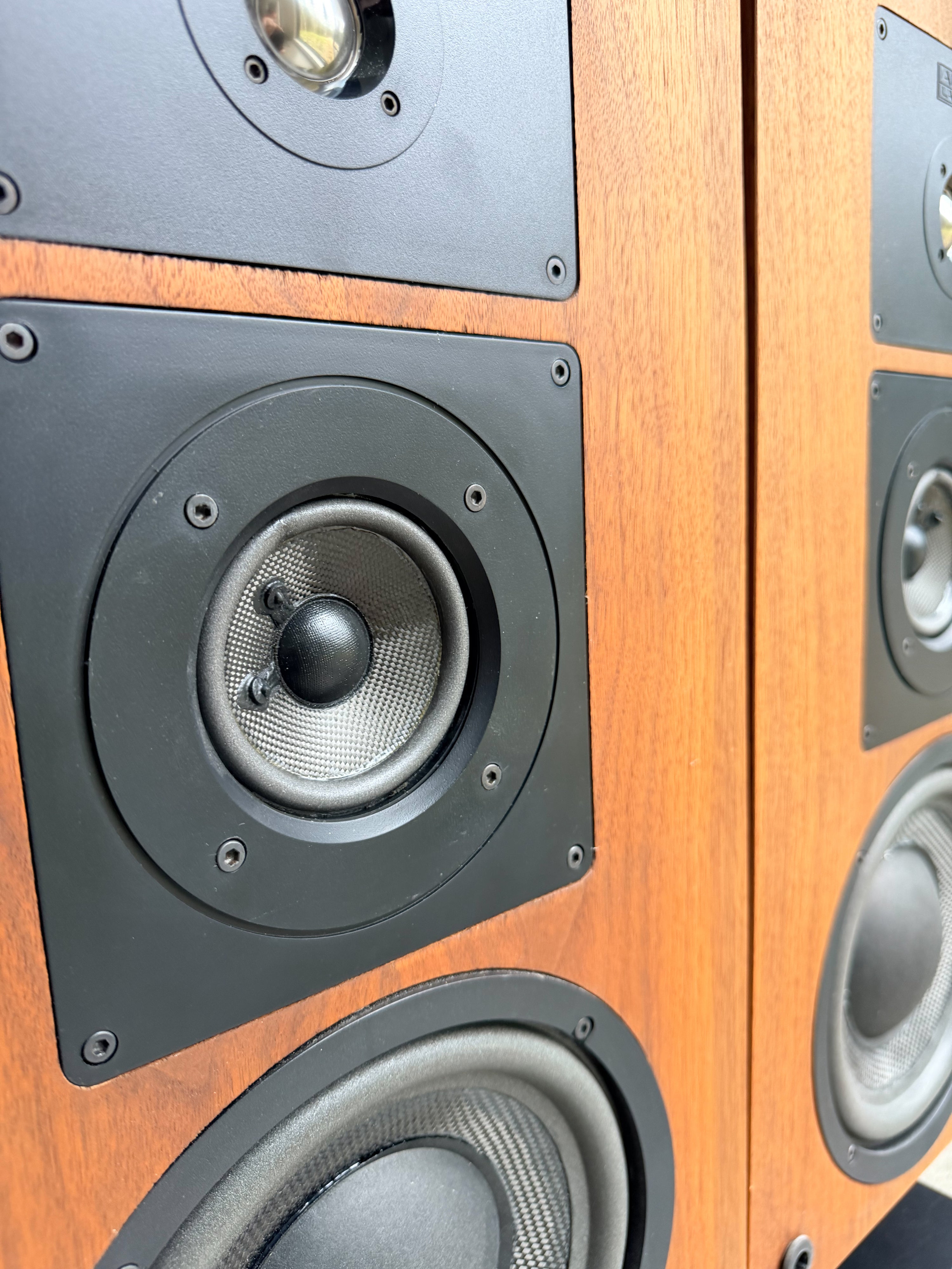 Altec 205 _Floorstanding Speakers