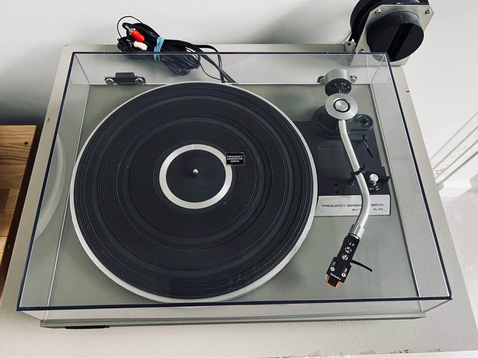 Technics SL-20 _Table tournante à courroie