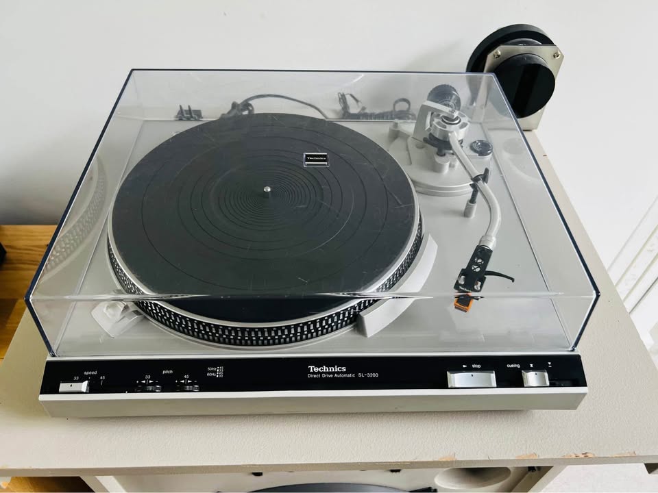Technics SL-3200 _table tournante à entraînement direct