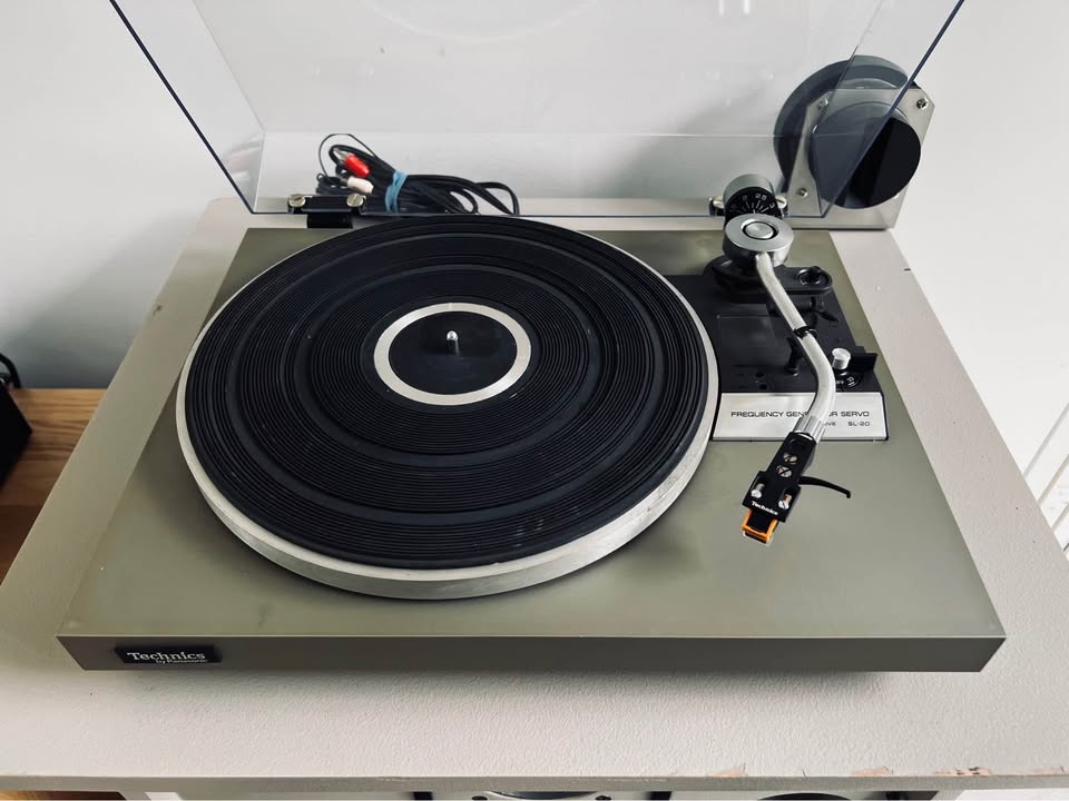 Technics SL-20 _Table tournante à courroie