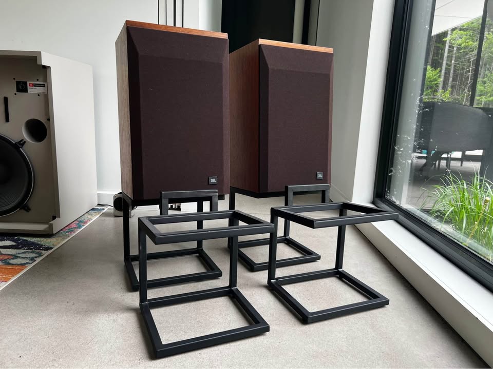 Paire de supports d’acier pour haut-parleurs