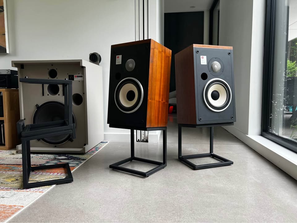 Paire de supports d’acier pour haut-parleurs