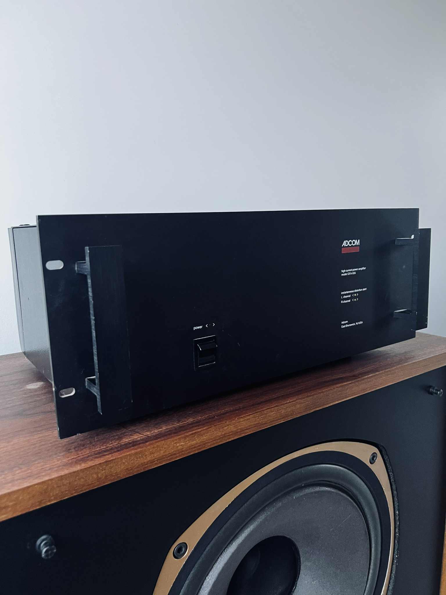 Adcom GFA-555 i _Amplificateur de puissance