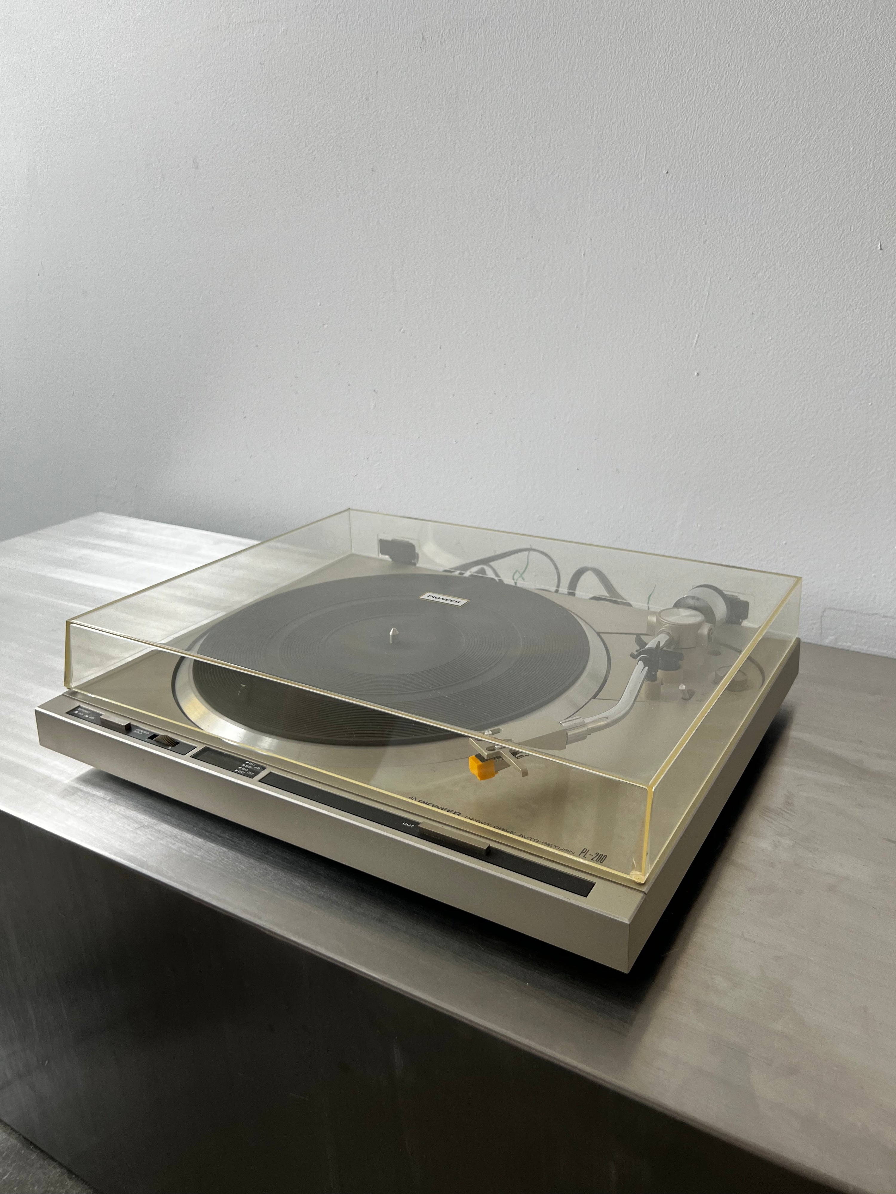 Pioneer PL-200 _Table tournante à entraînement direct