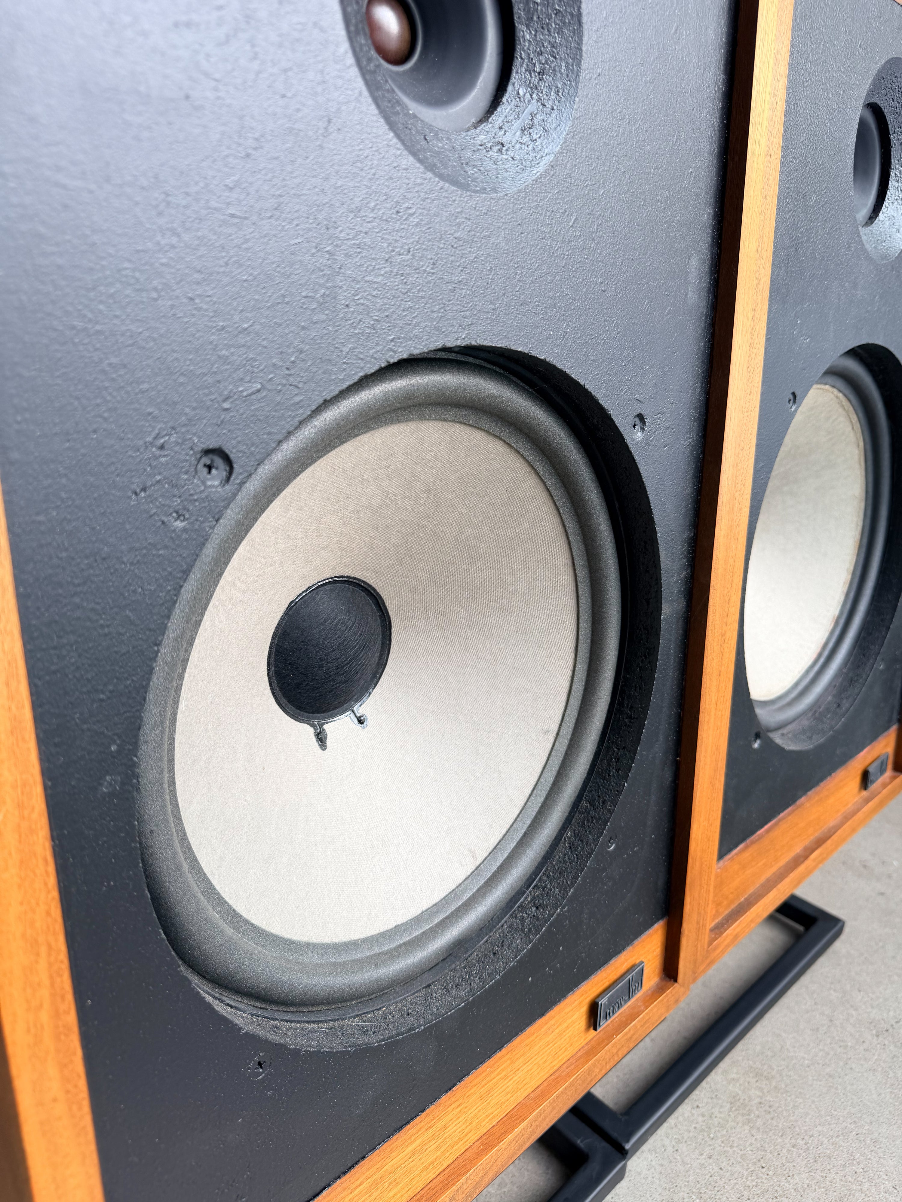 Cerwin Vega R-26 _Floorstanding  speakers