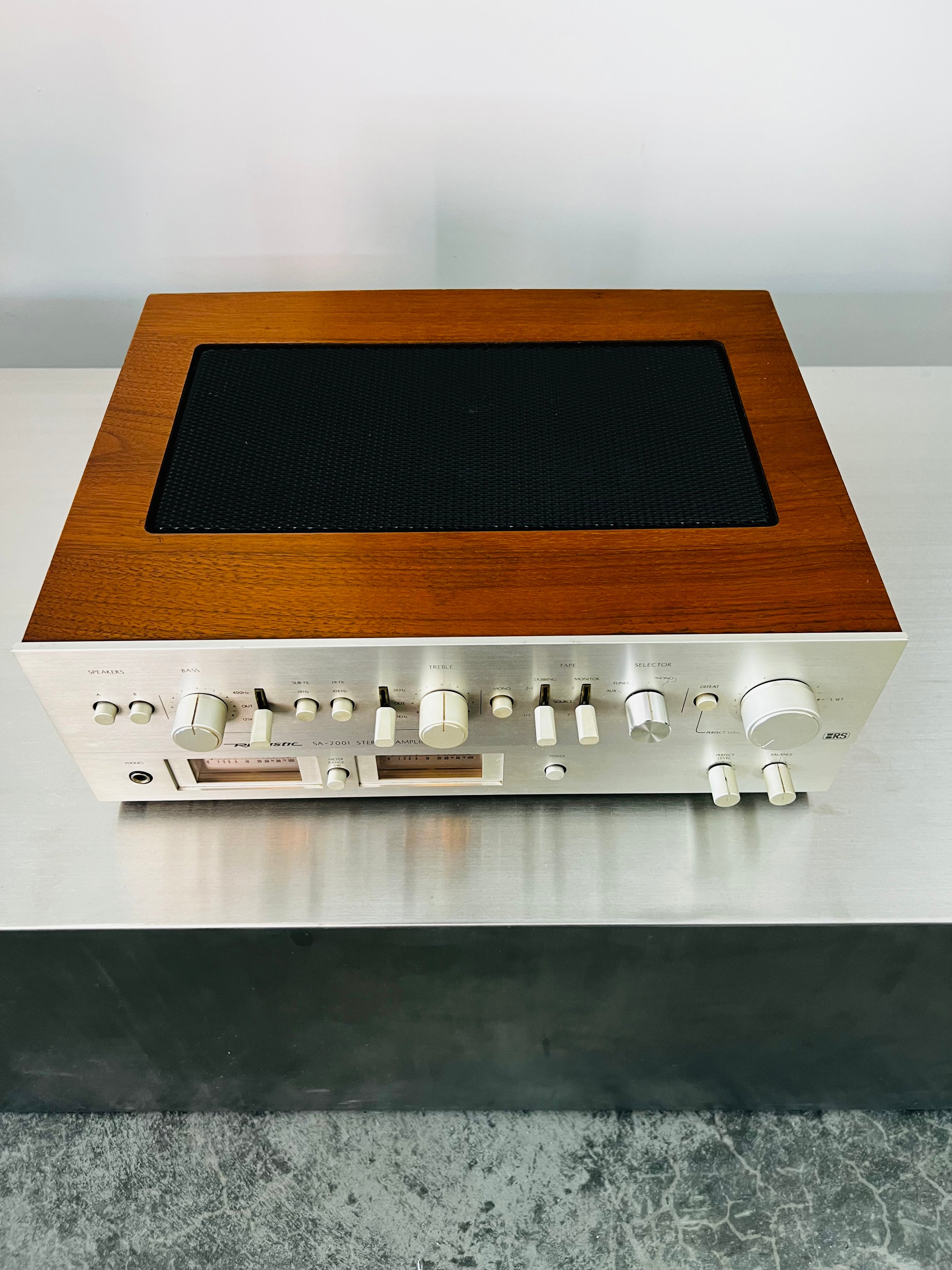 Realistics SA-2001 _Amplificateur Intégré