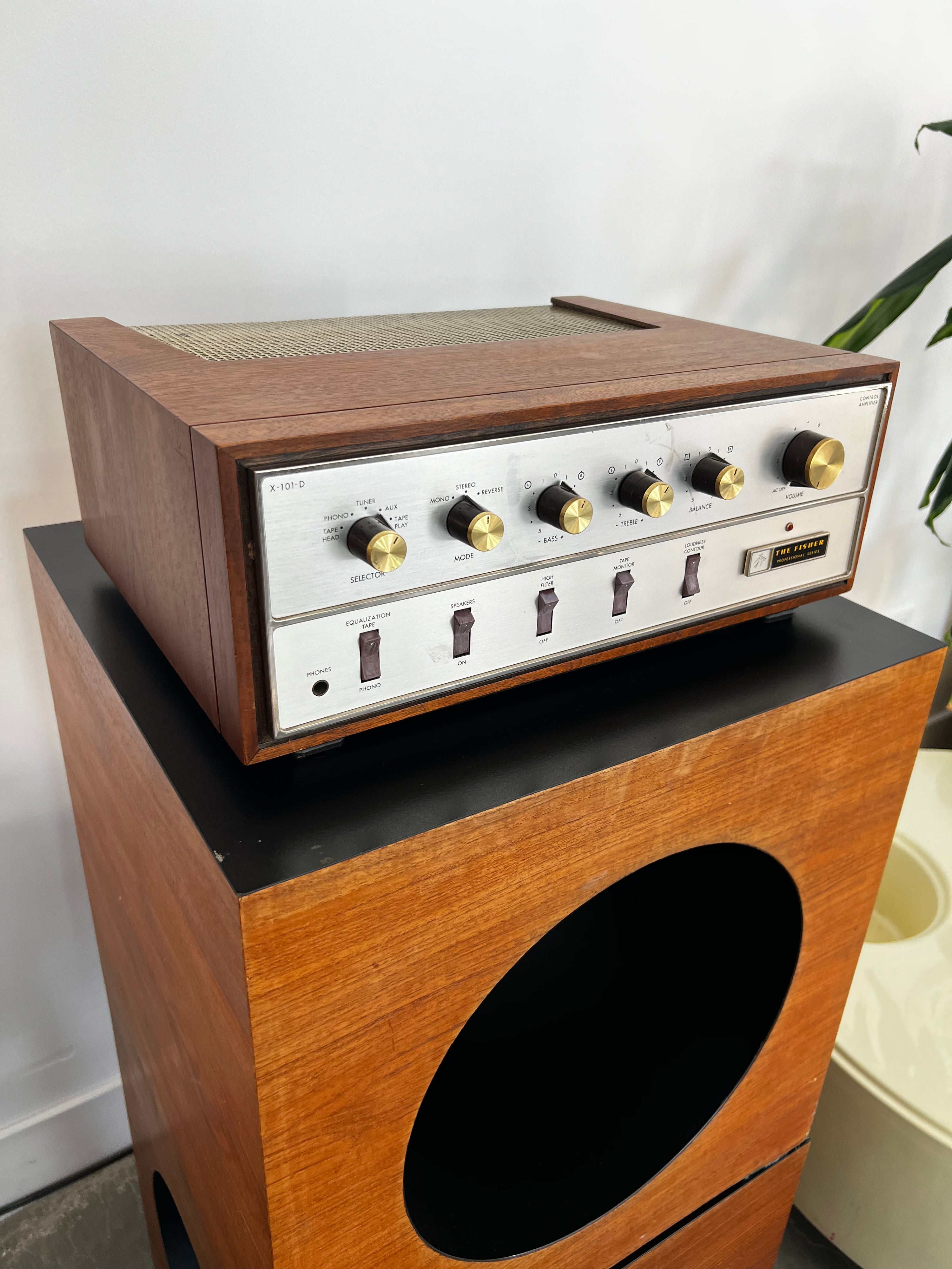 Fisher X-101-D _ Amplificateur intégré (50wpc)