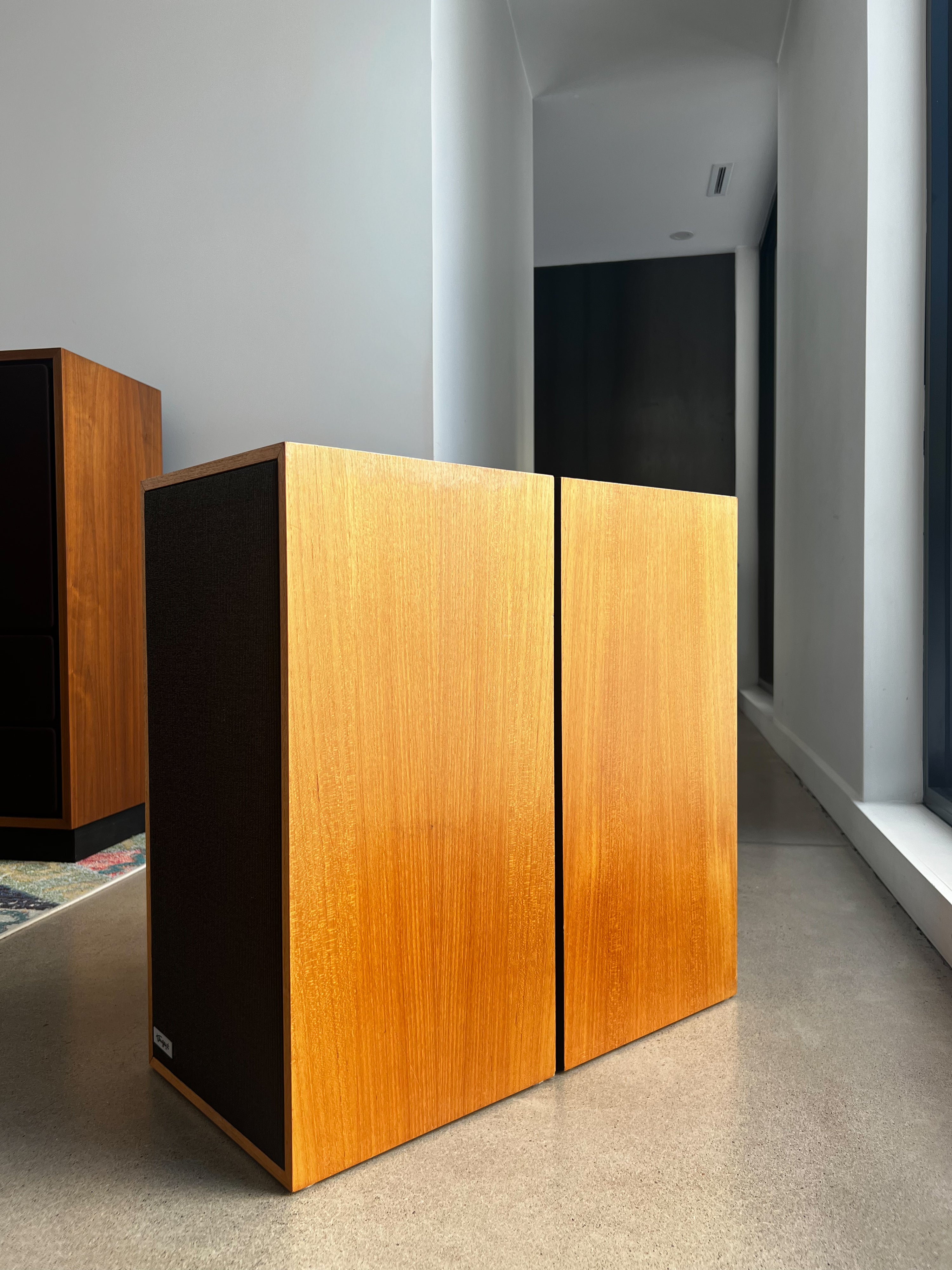 Tangent TM1 _Bookshelf speakers