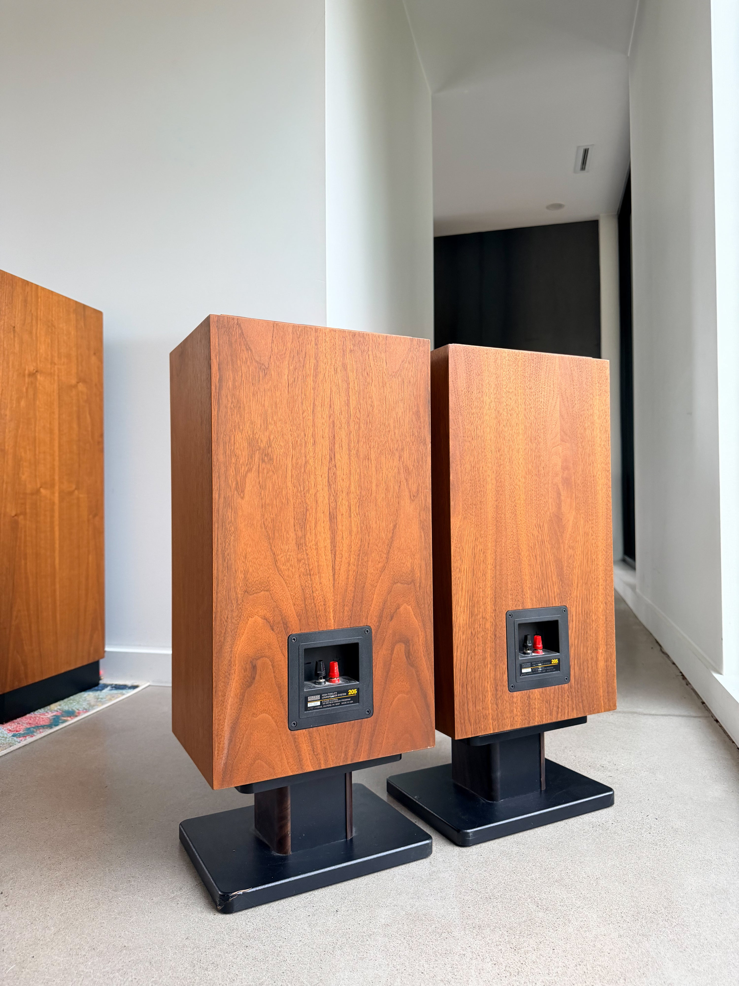 Altec 205 _Floorstanding Speakers