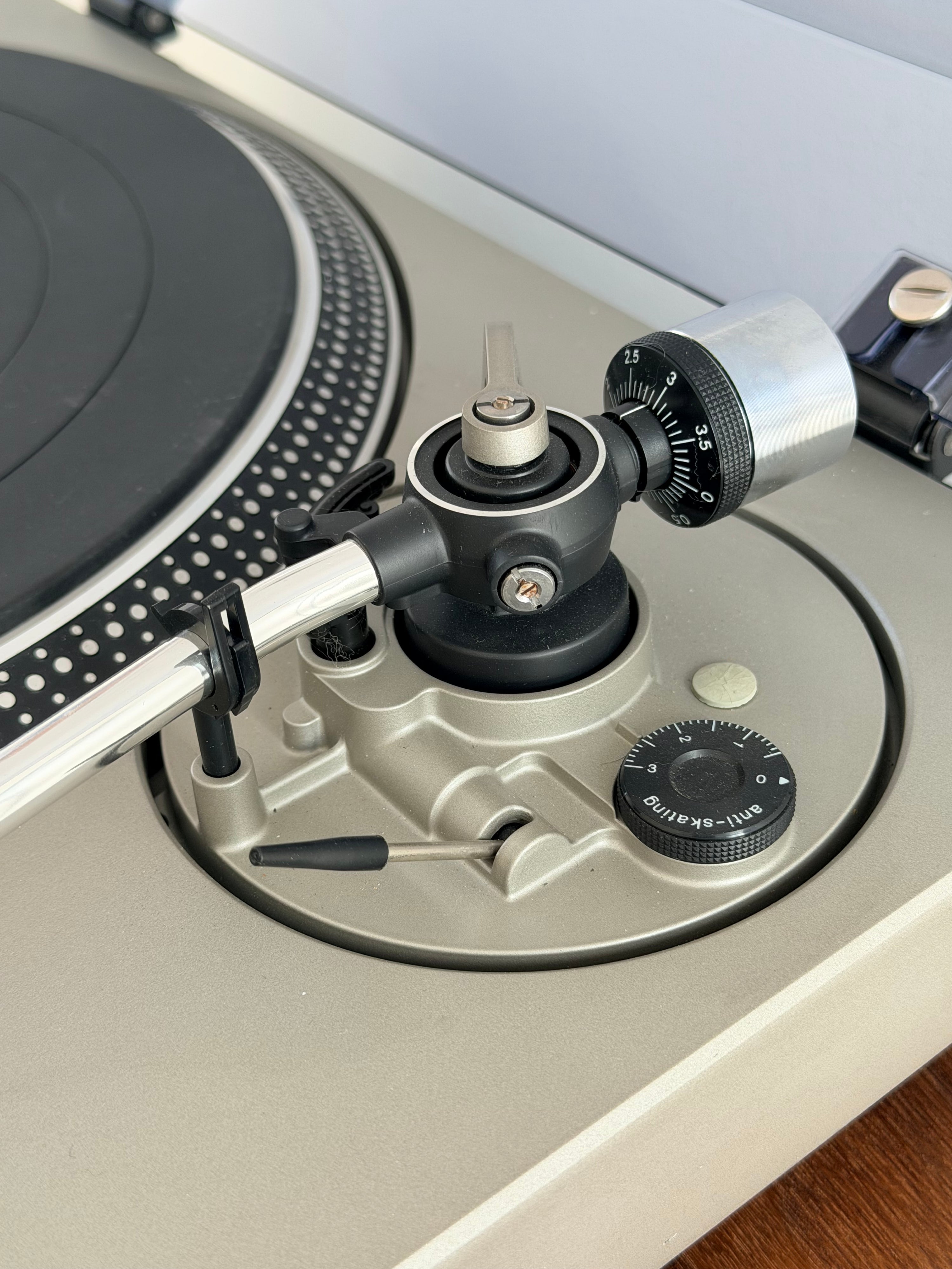 Techinics SL-1800 MK1 _Table tournante à entraînement direct