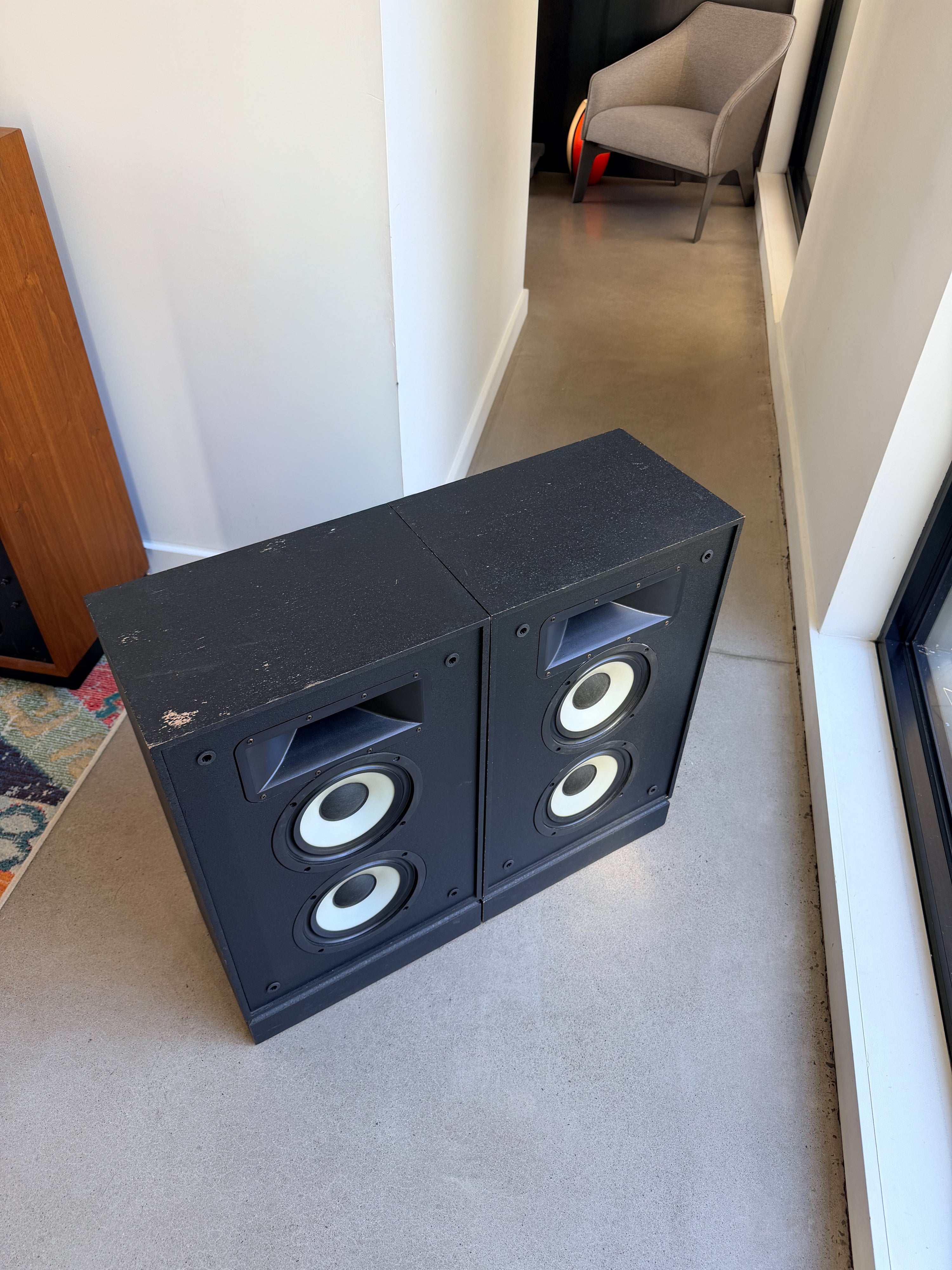 Klipsch KG4 _floorstanding speakers