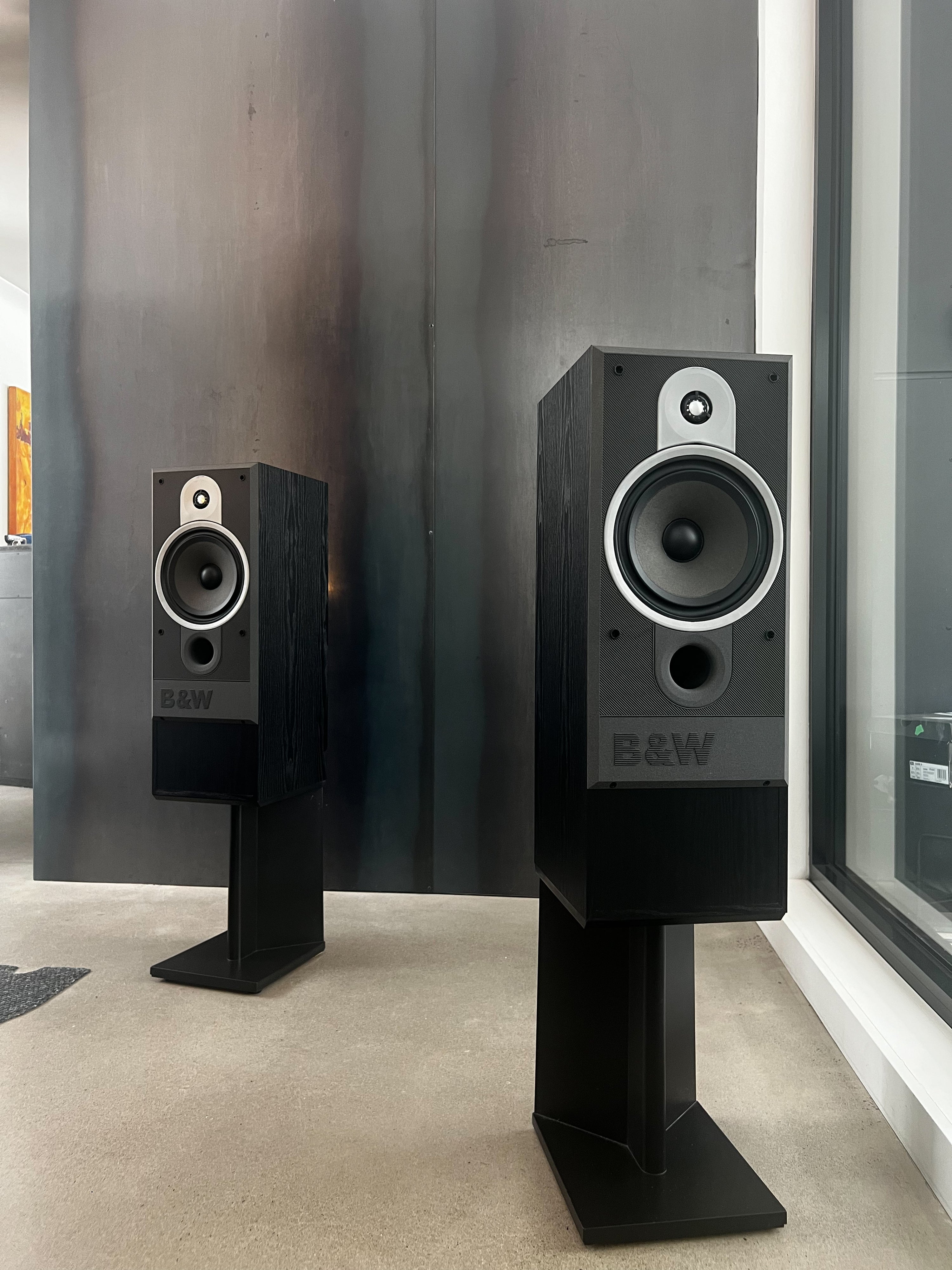 Bowers & Wilkins DM570 _Haut-Parleurs de plancher