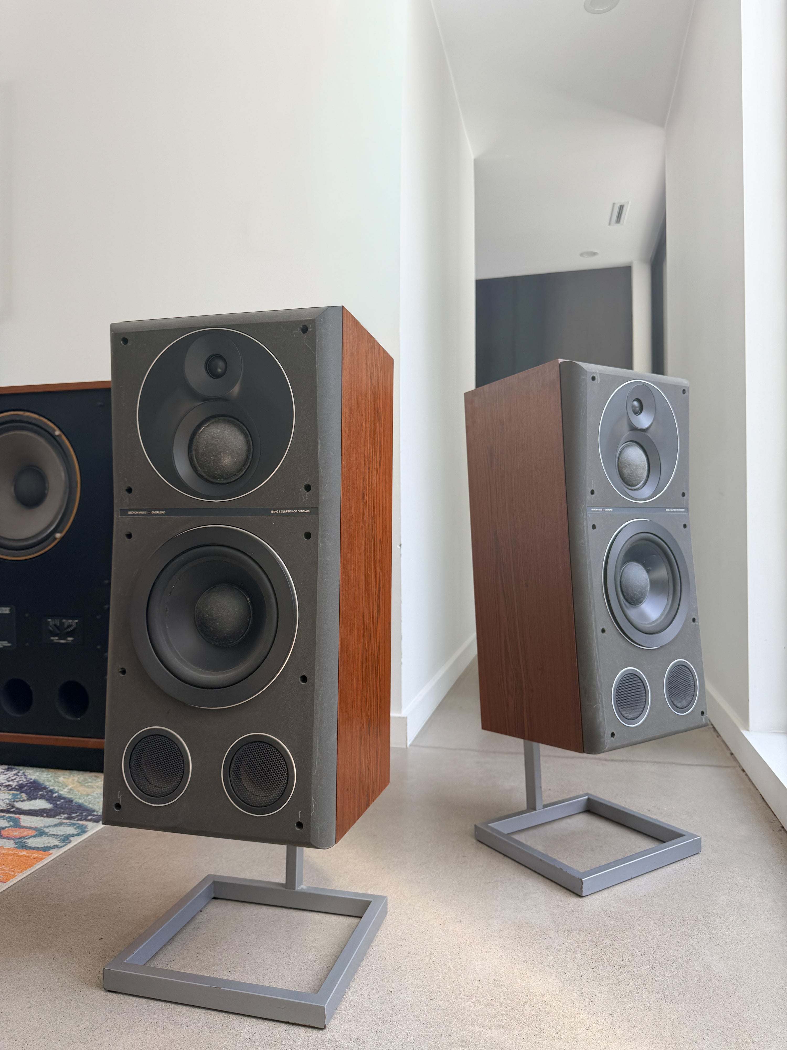Bang & Olufsen Beovox M150.2 _Floorstanding speakers