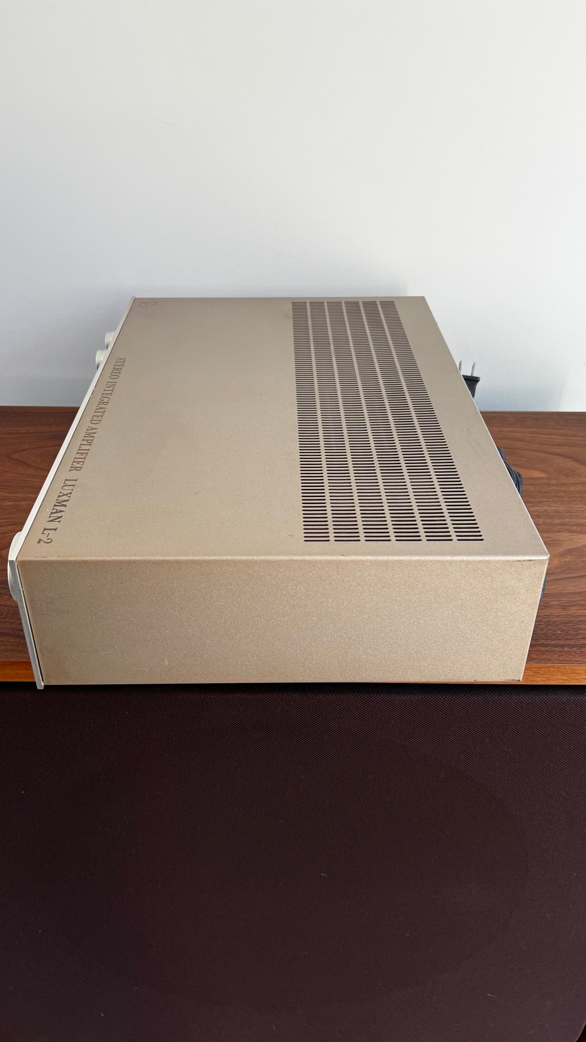 Luxman L-2 - Integrated Amplifier