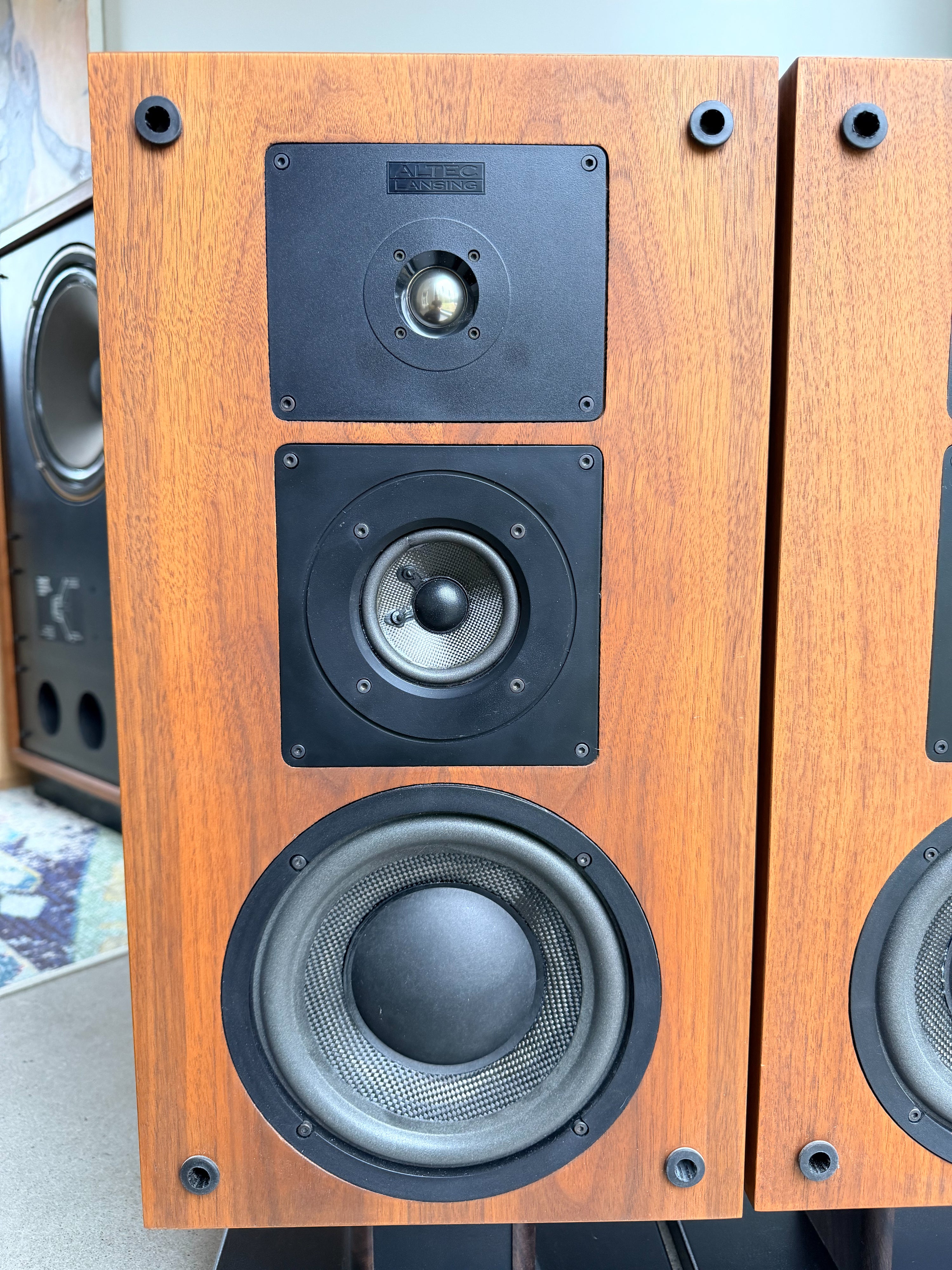 Altec 205 _Floorstanding Speakers