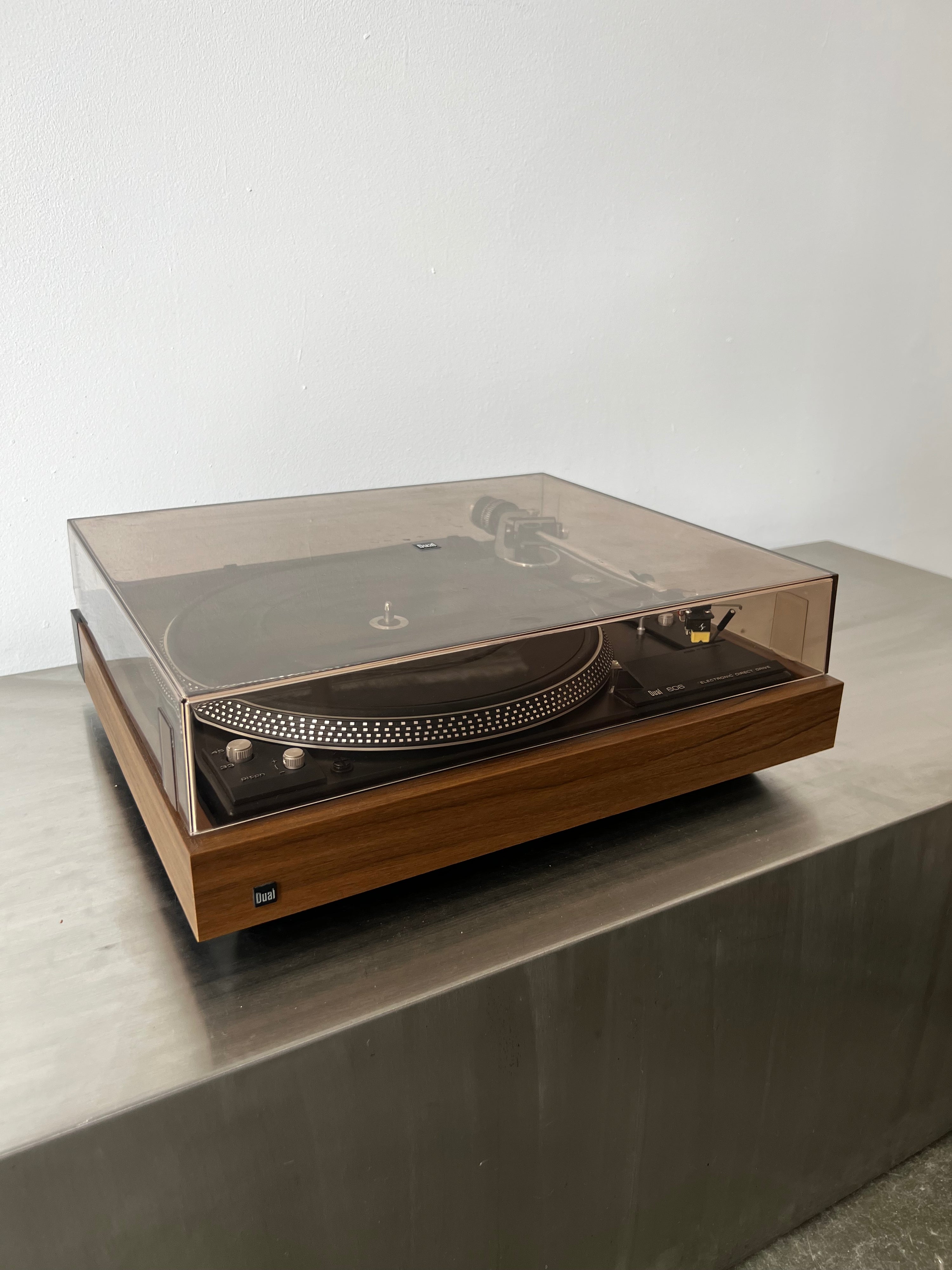 Dual 606 _Table tournante à entraînement direct