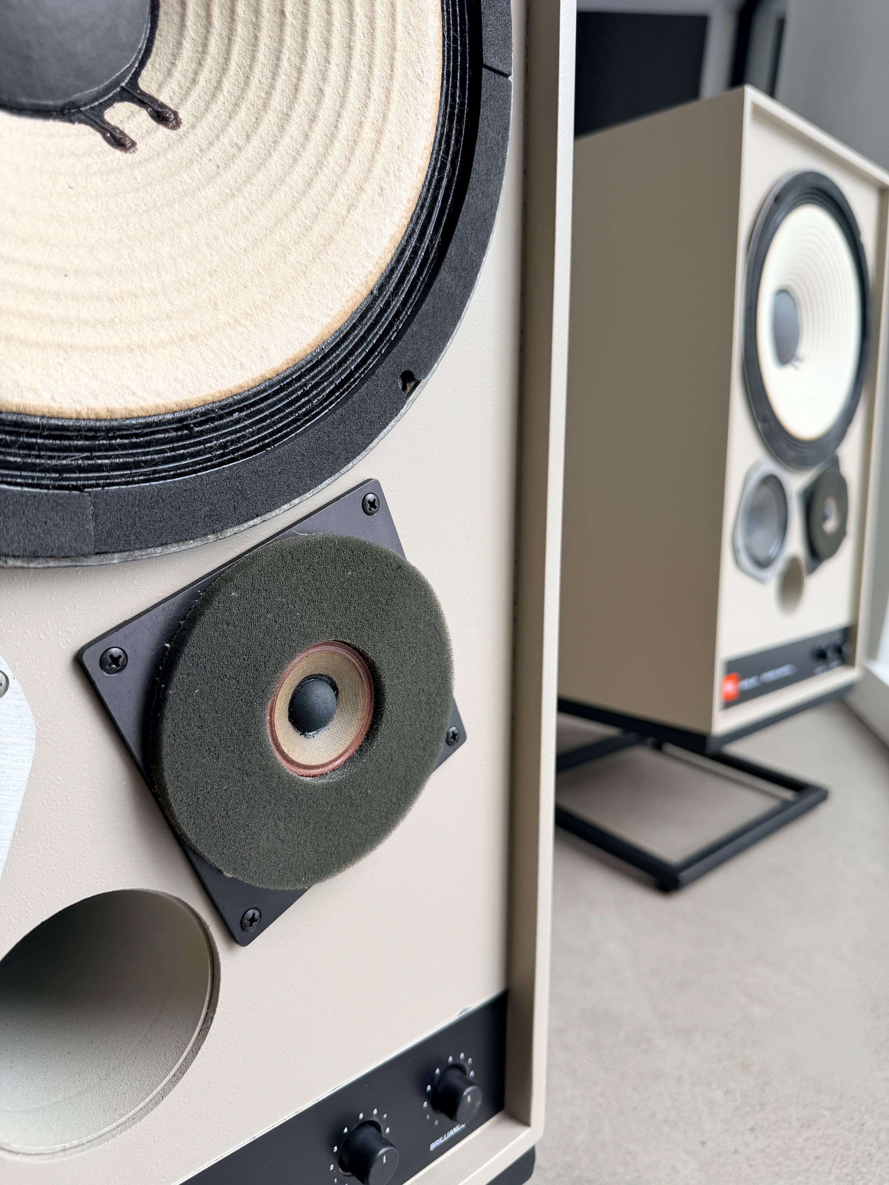 JBL 4311 _Floorstanding speakers
