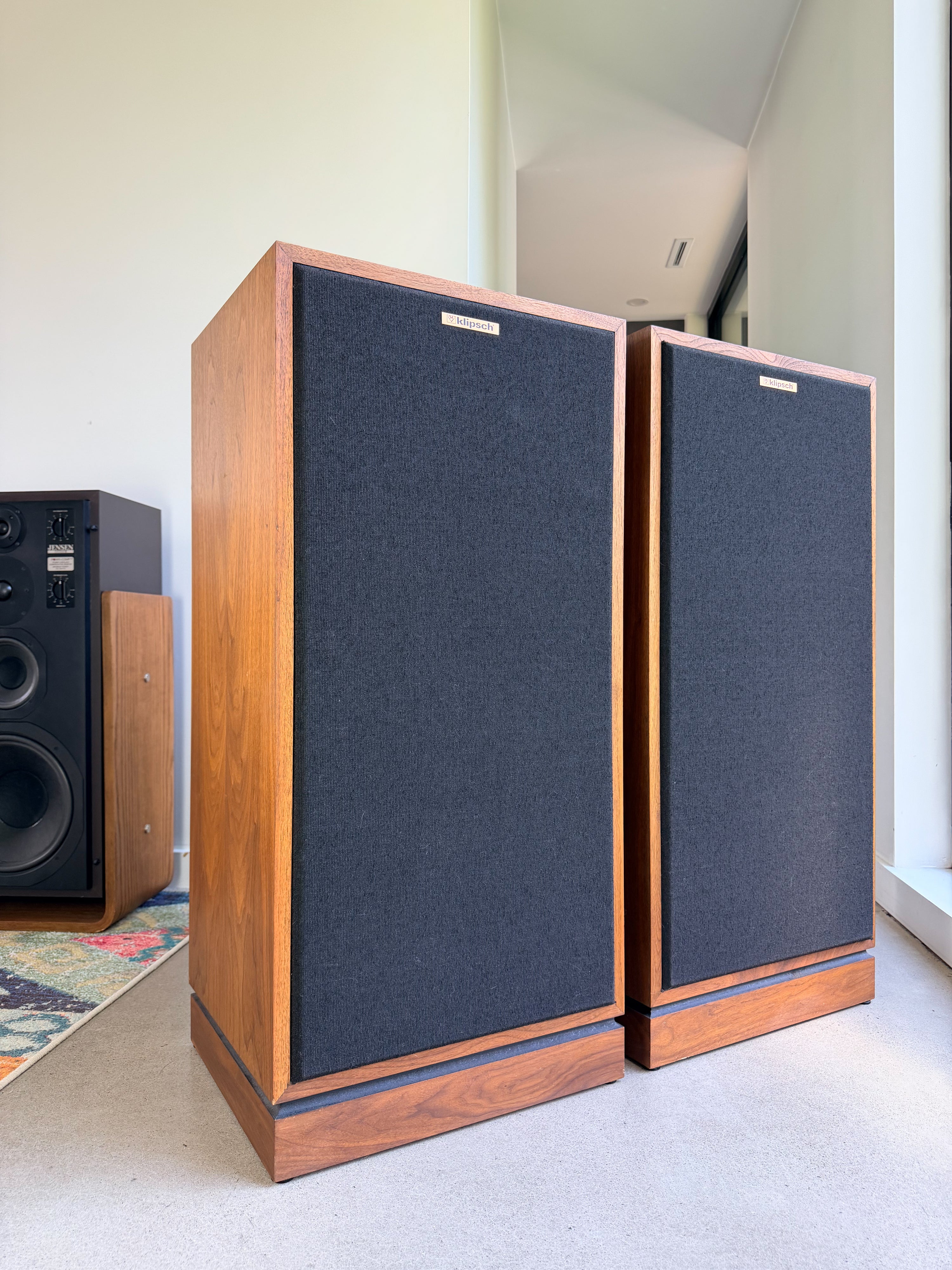 Klipsch Chorus _Floorstanding speakers