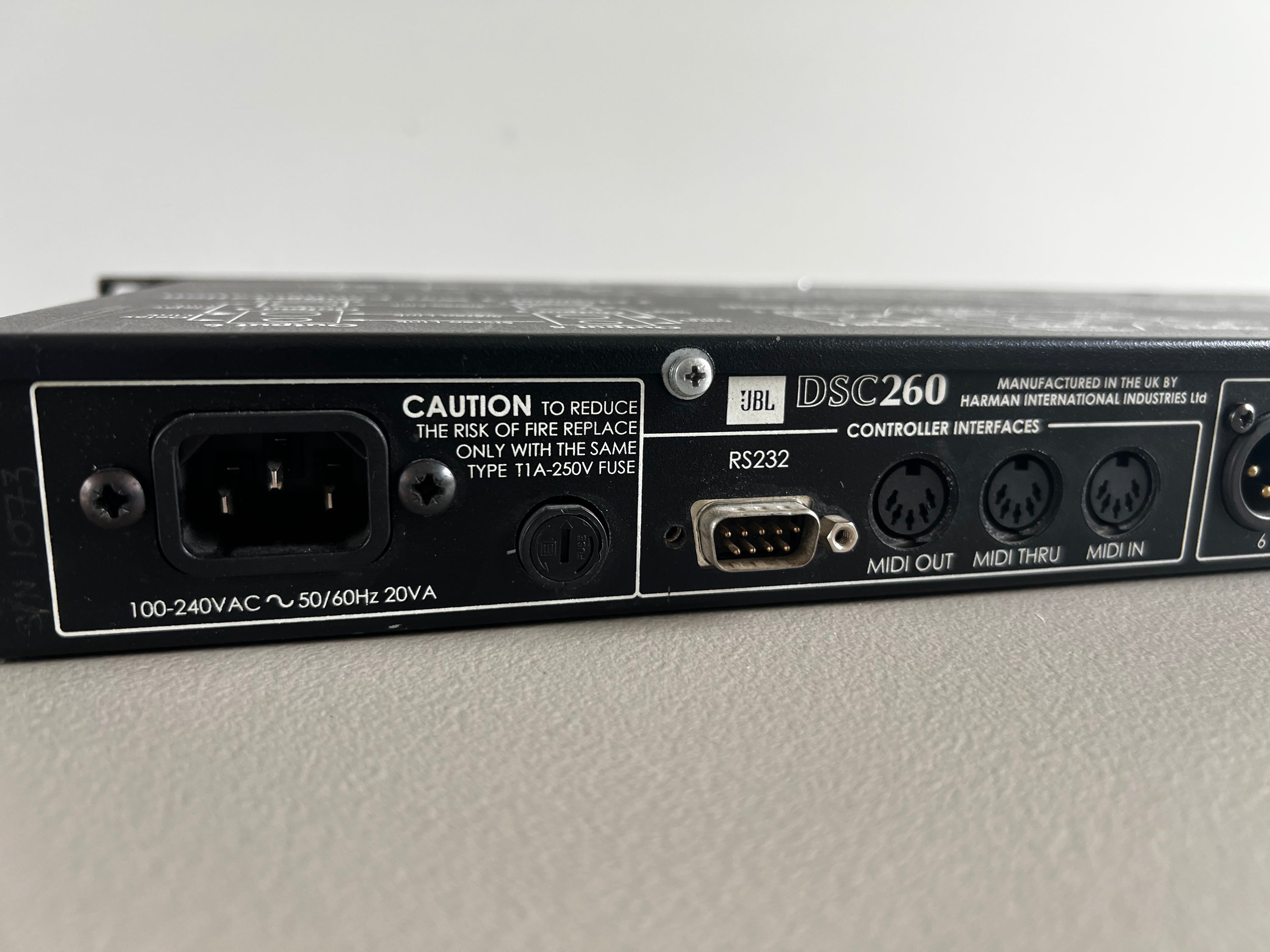 JBL DSC-260 _Processeur digital