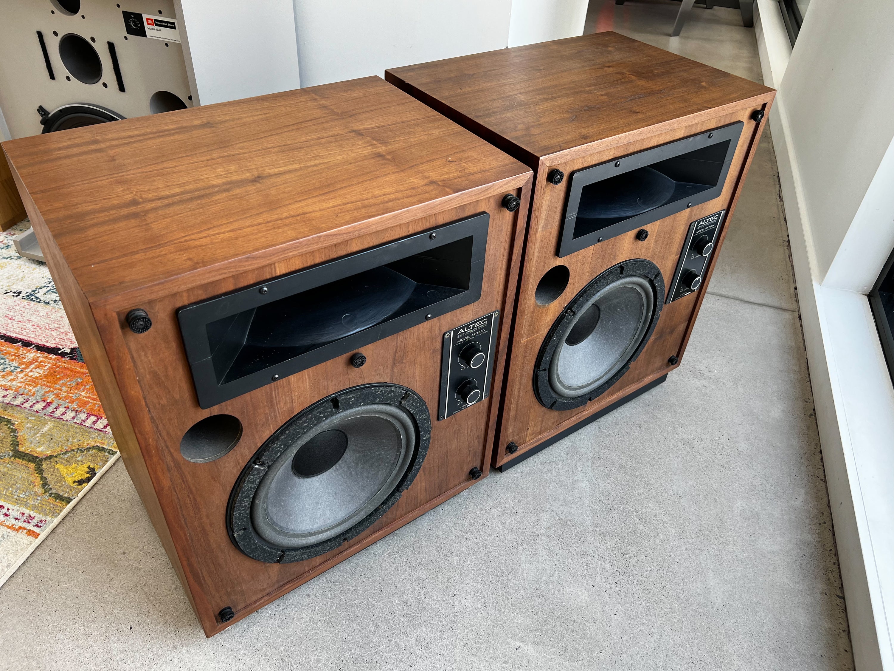ALTEC Model Fifteen _Floorstanding Speakers