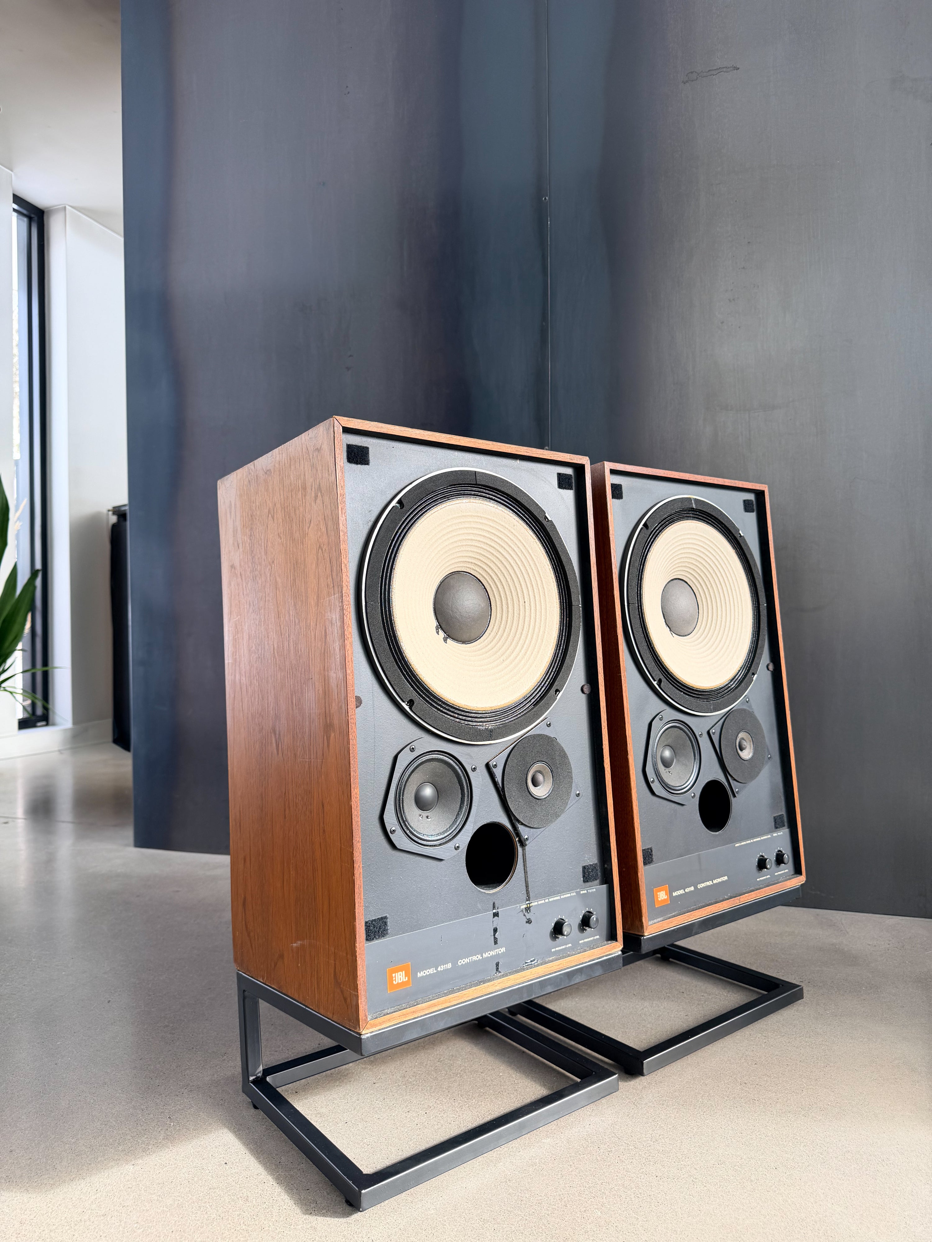 JBL 4311 WX _Floorstanding speakers