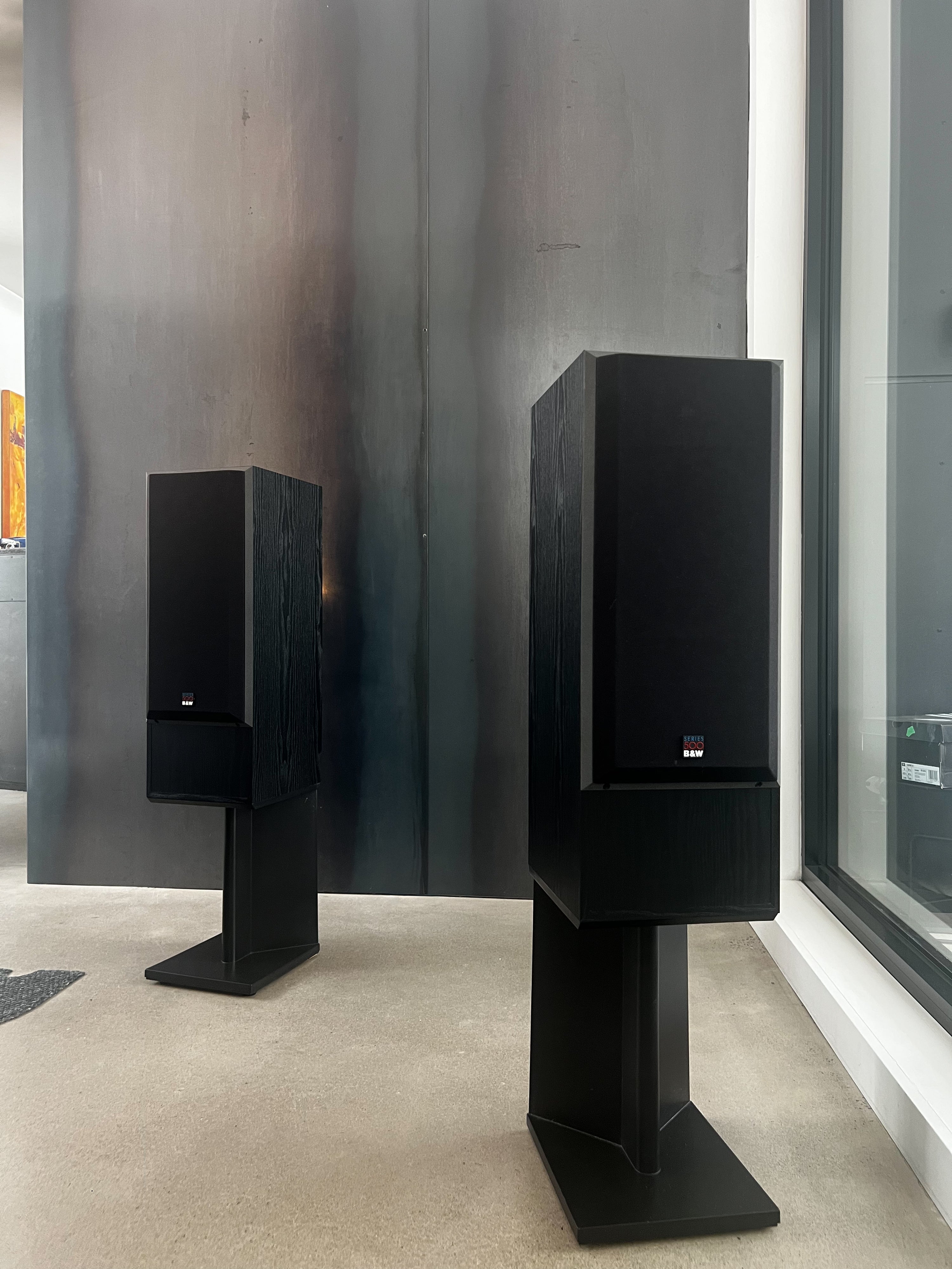 Bowers & Wilkins DM570 _Haut-Parleurs de plancher