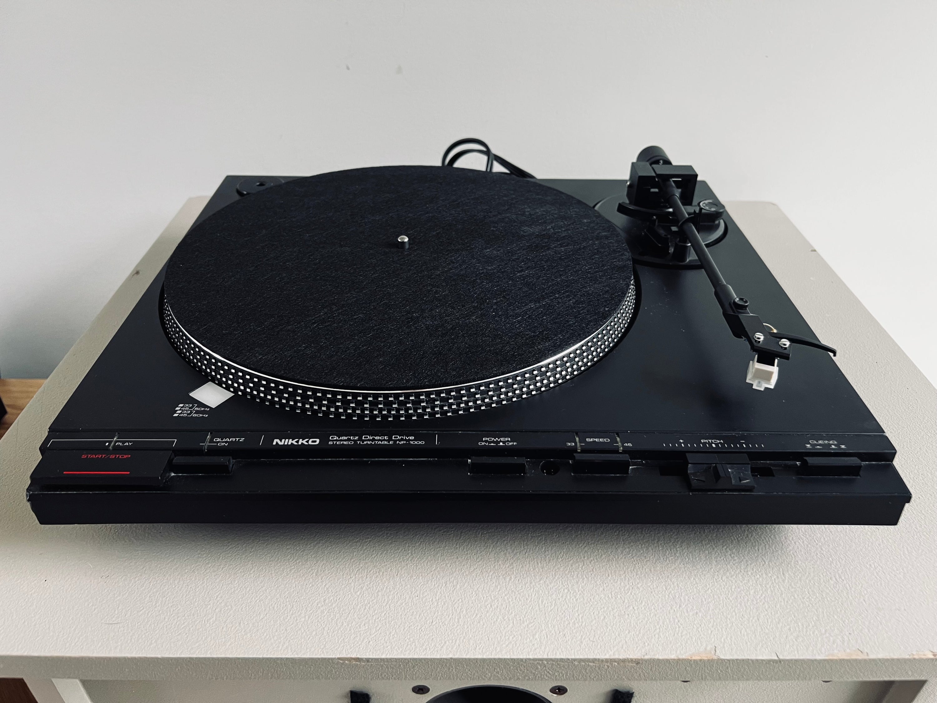 Nikko NP-1000 _Table tournante à entraînement direct