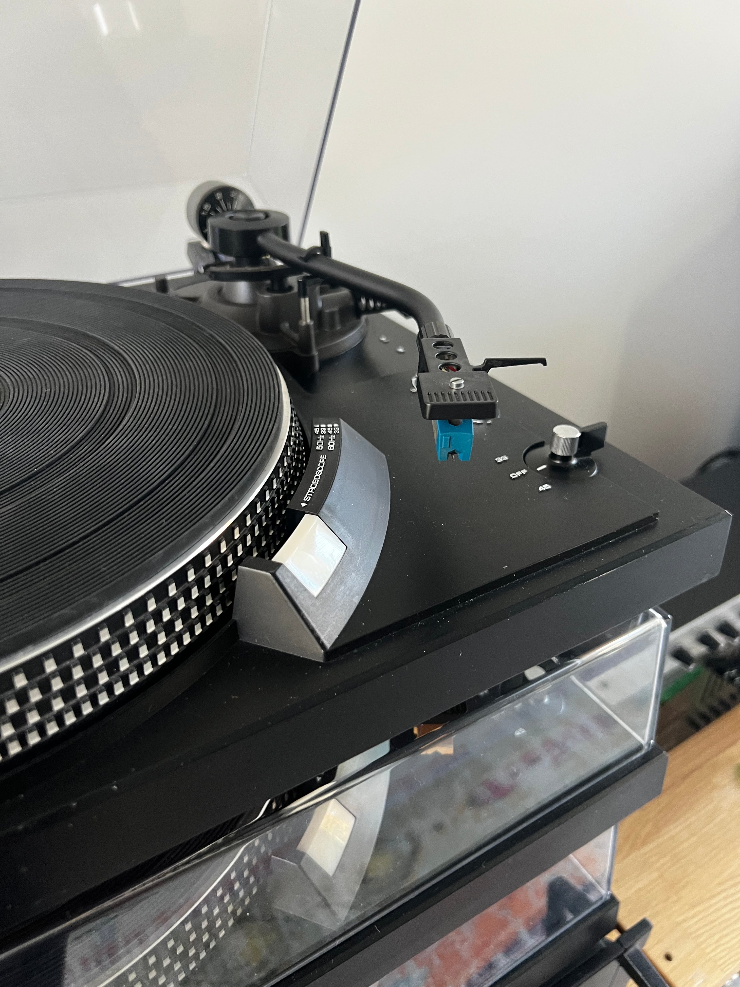 Technics SL-2000 Direct Drive Turntable