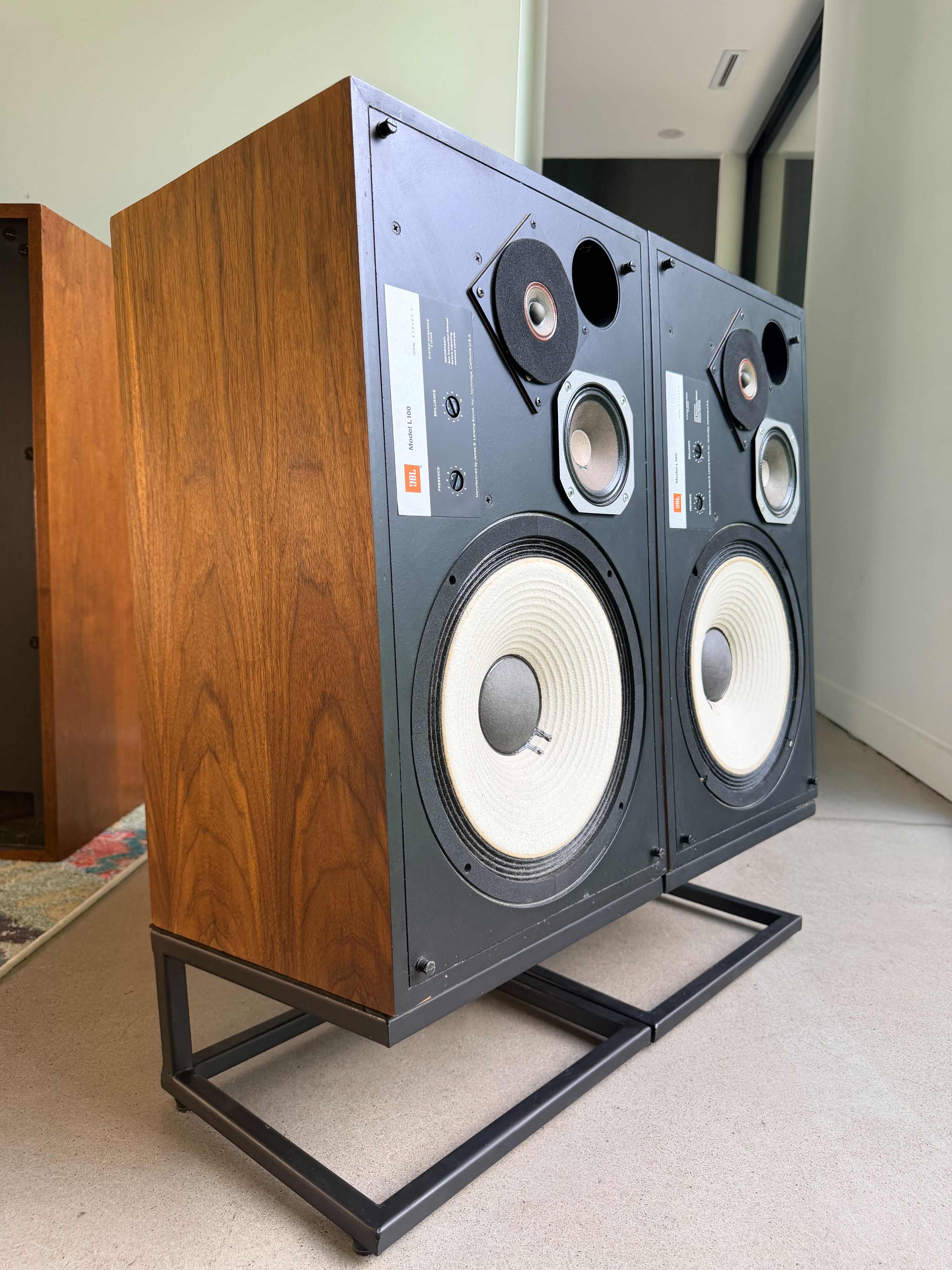 JBL L100 _Floorstanding speakers
