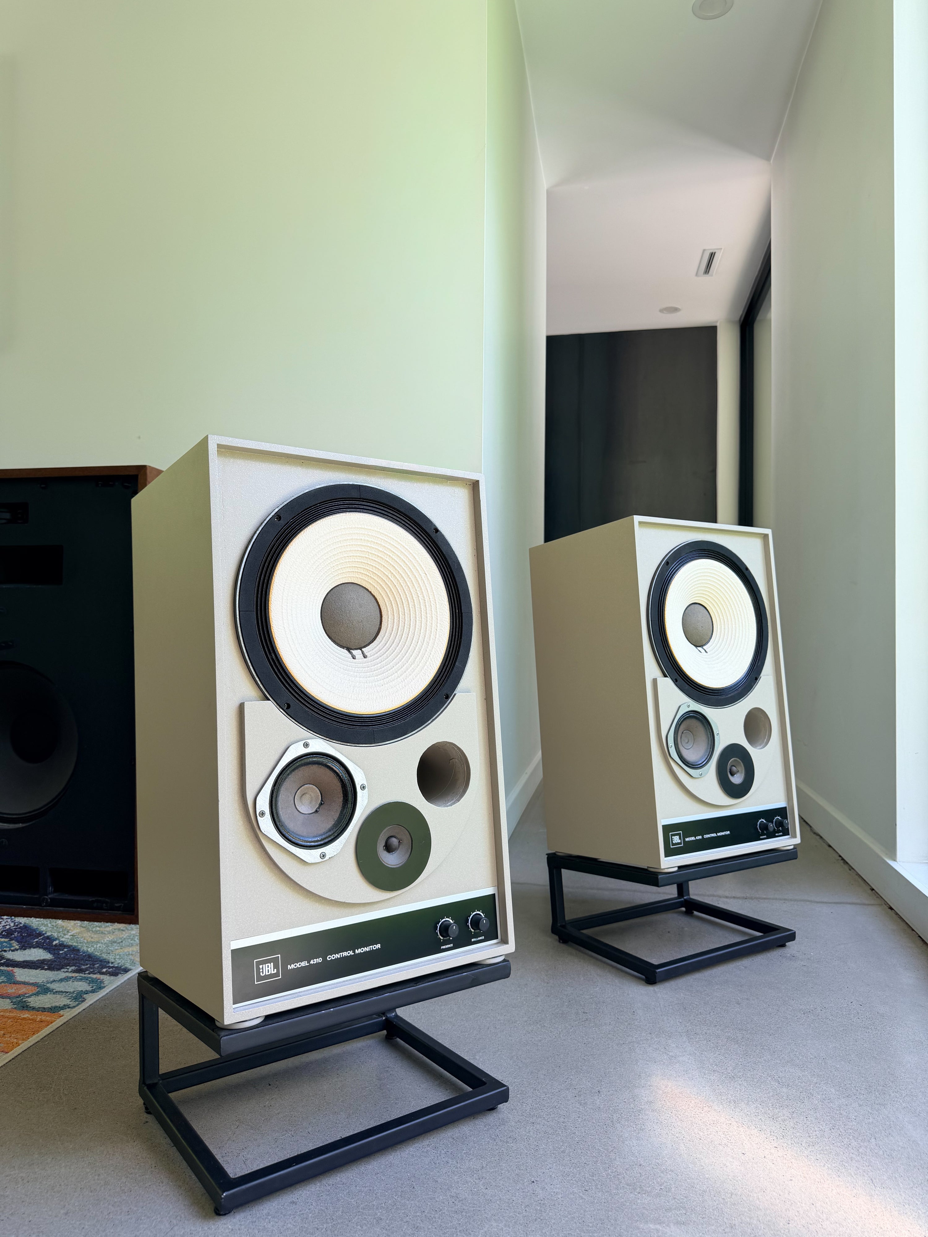 JBL 4310 _Floorstanding speakers