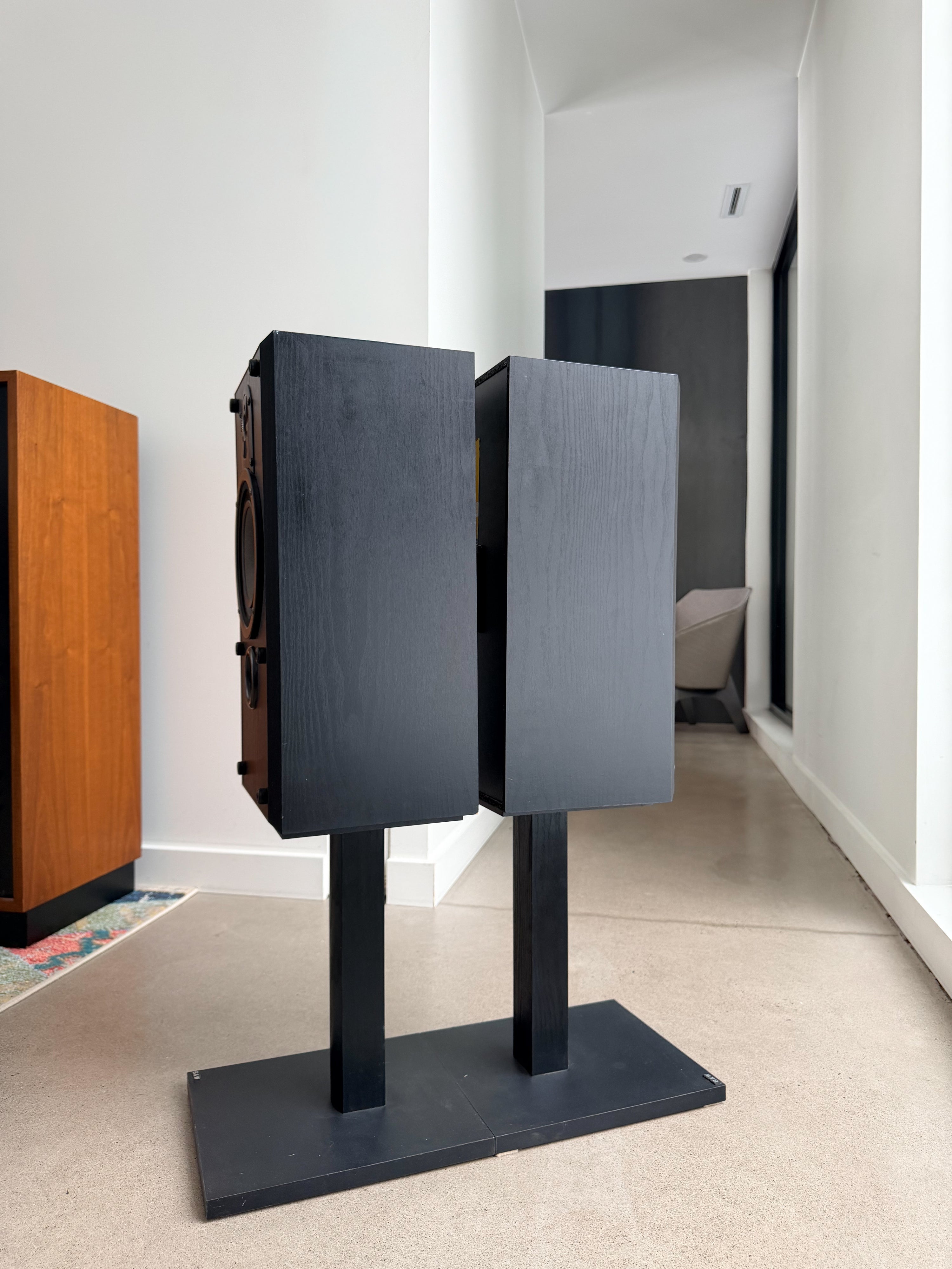 Bowers & Wilkins V202 _Floorstanding speakers