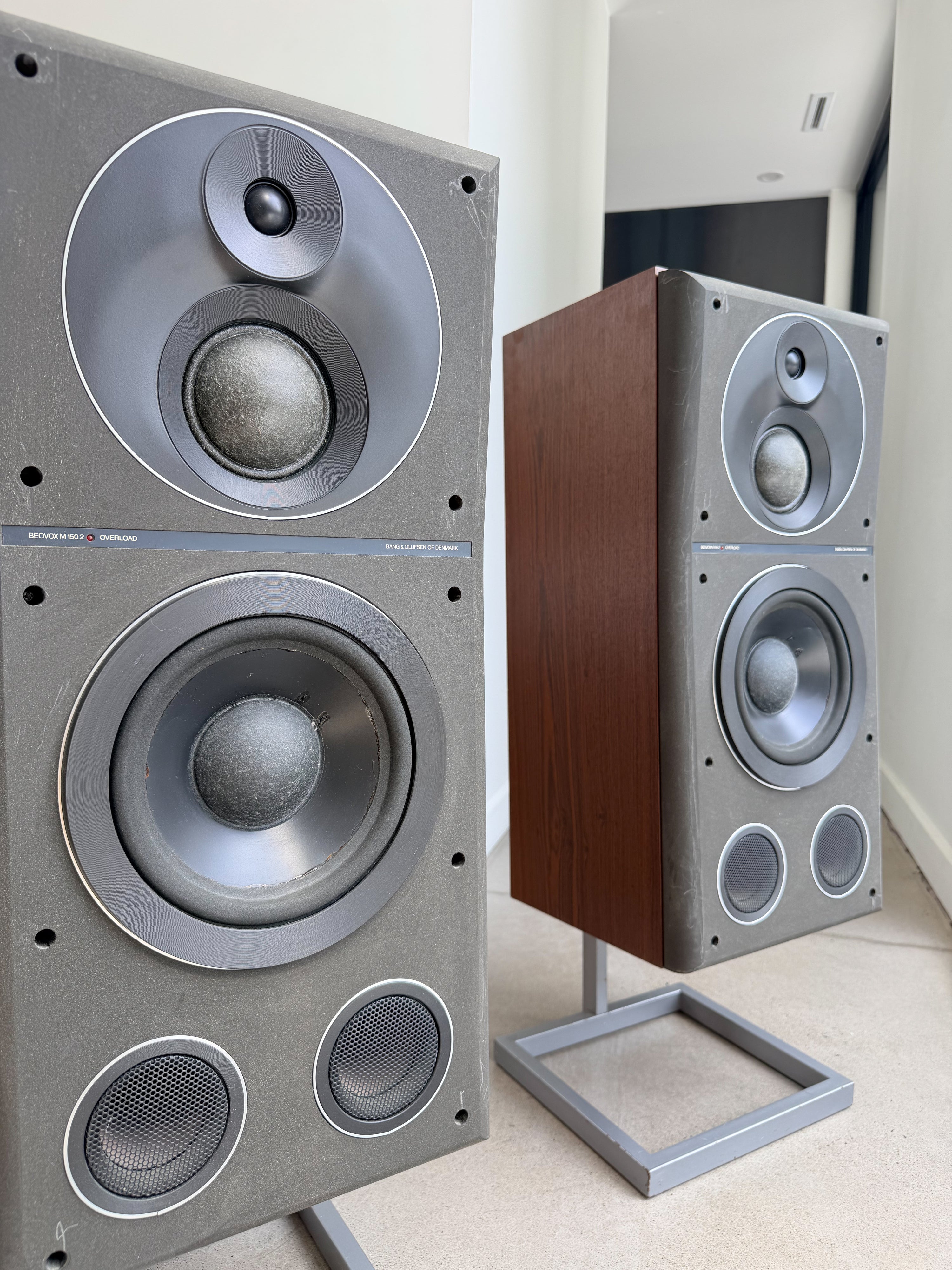 Bang & Olufsen Beovox M150.2 _Floorstanding speakers