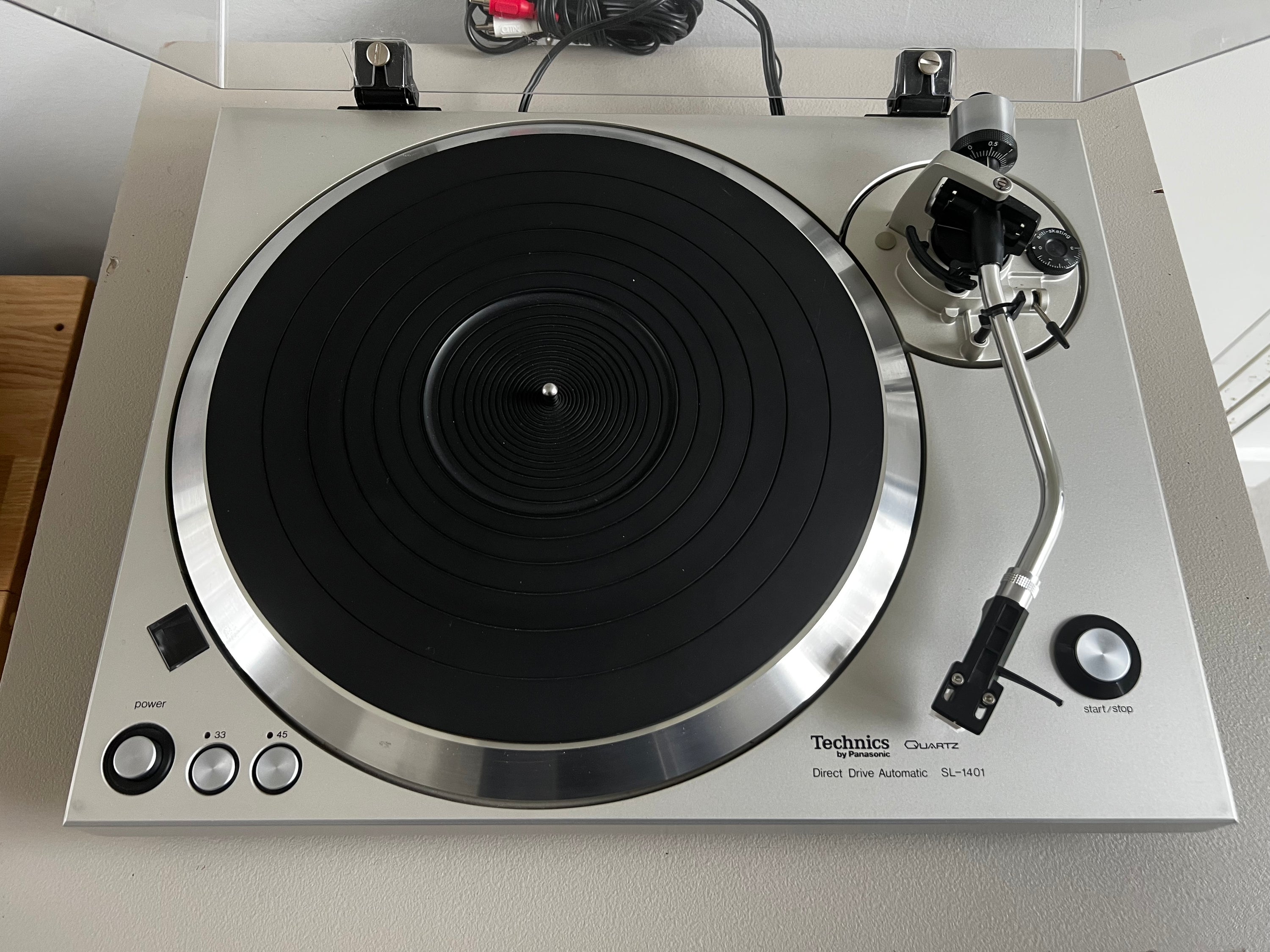 Techinics SL-1401 _Table tournante à entraînement direct