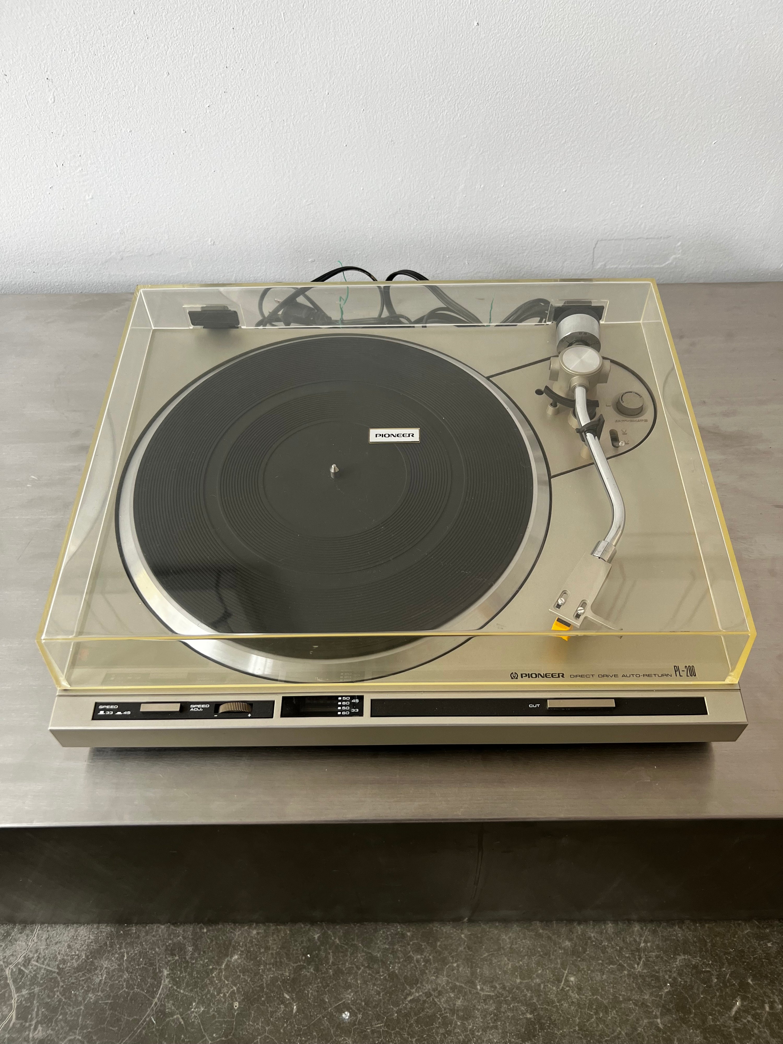 Pioneer PL-200 _Table tournante à entraînement direct