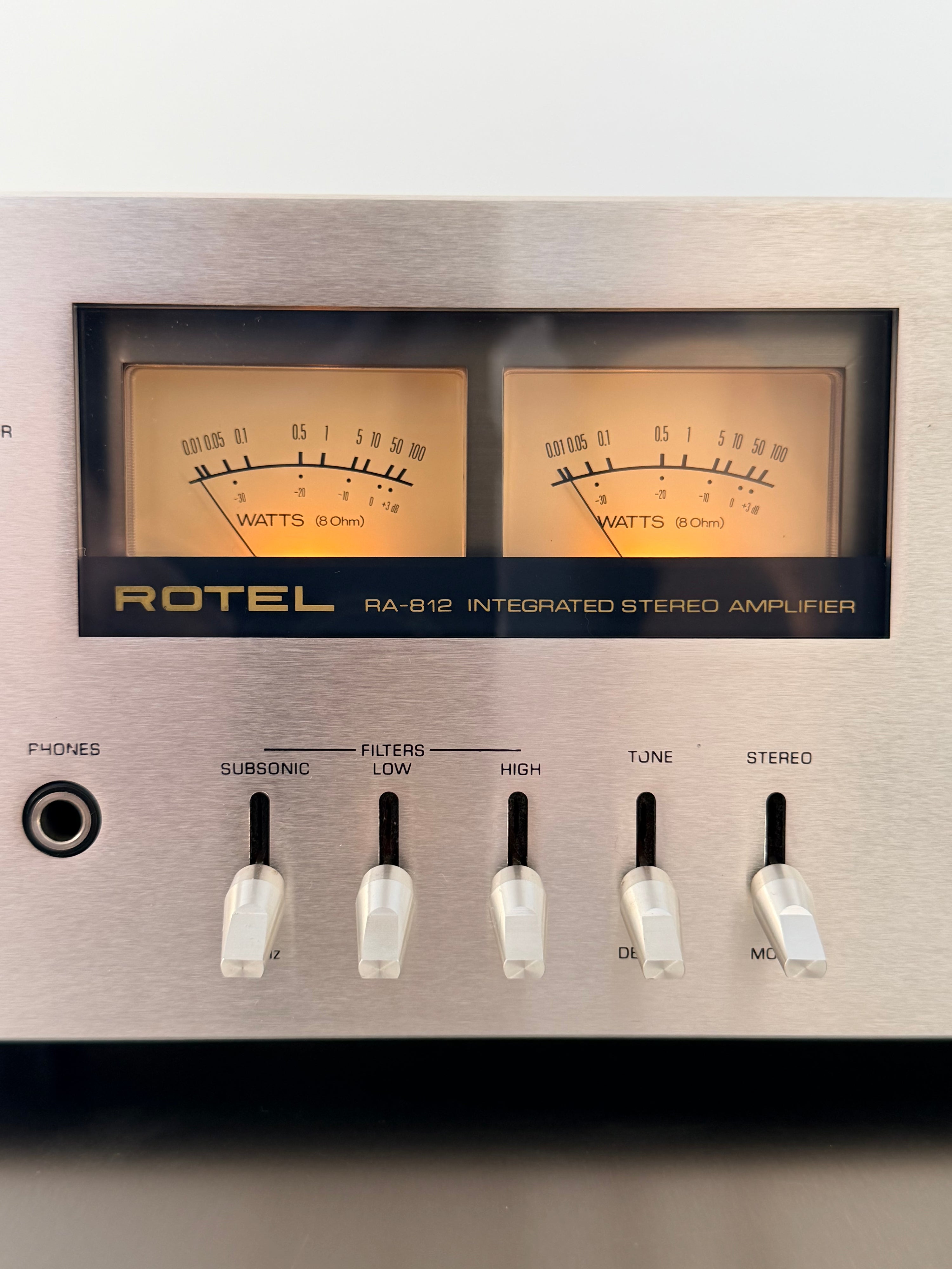 Rotel RA-812 _Amplificateur intégré