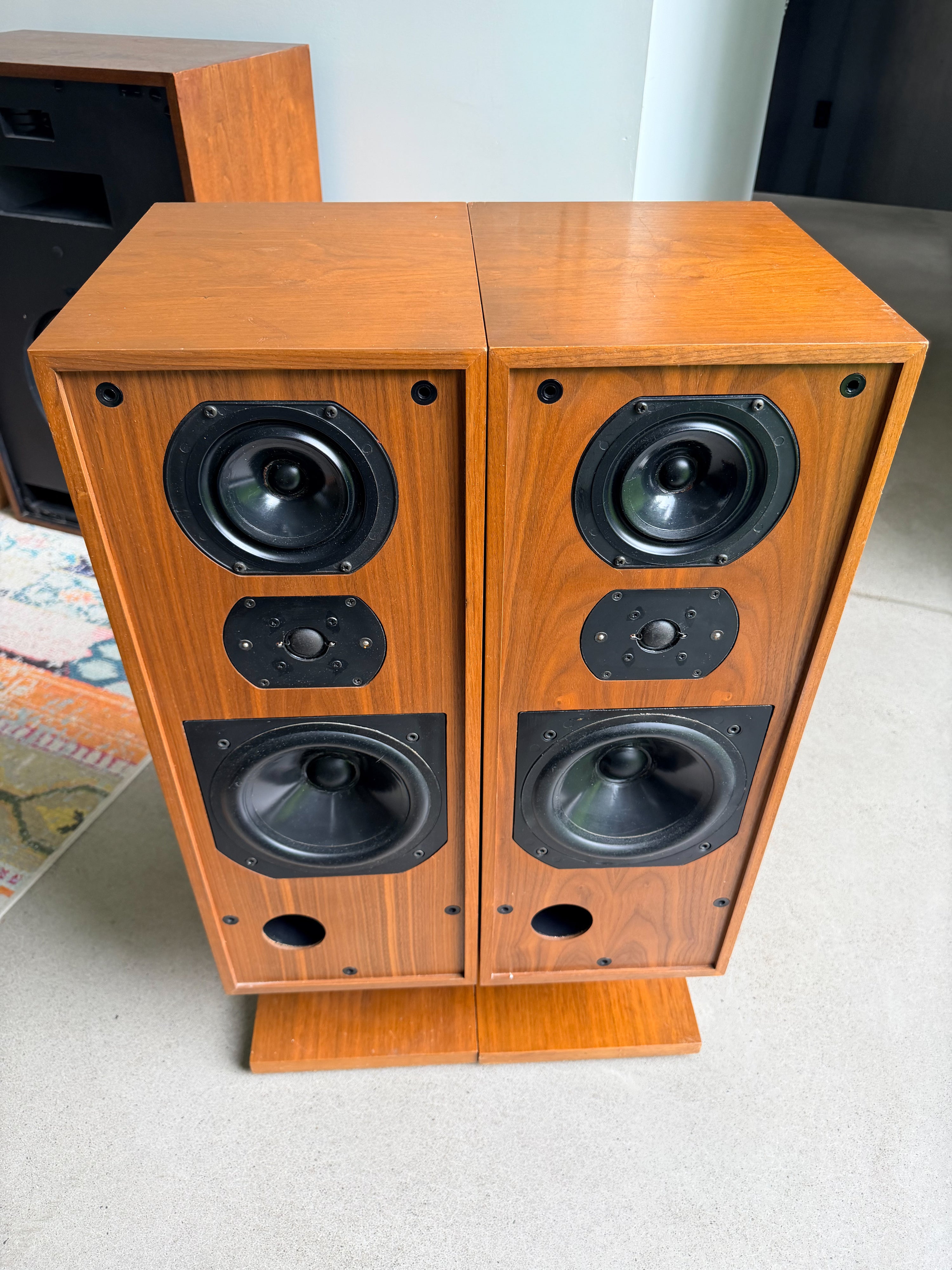 Bowers & Wilkins DM2 Series II _Floorstanding speakers