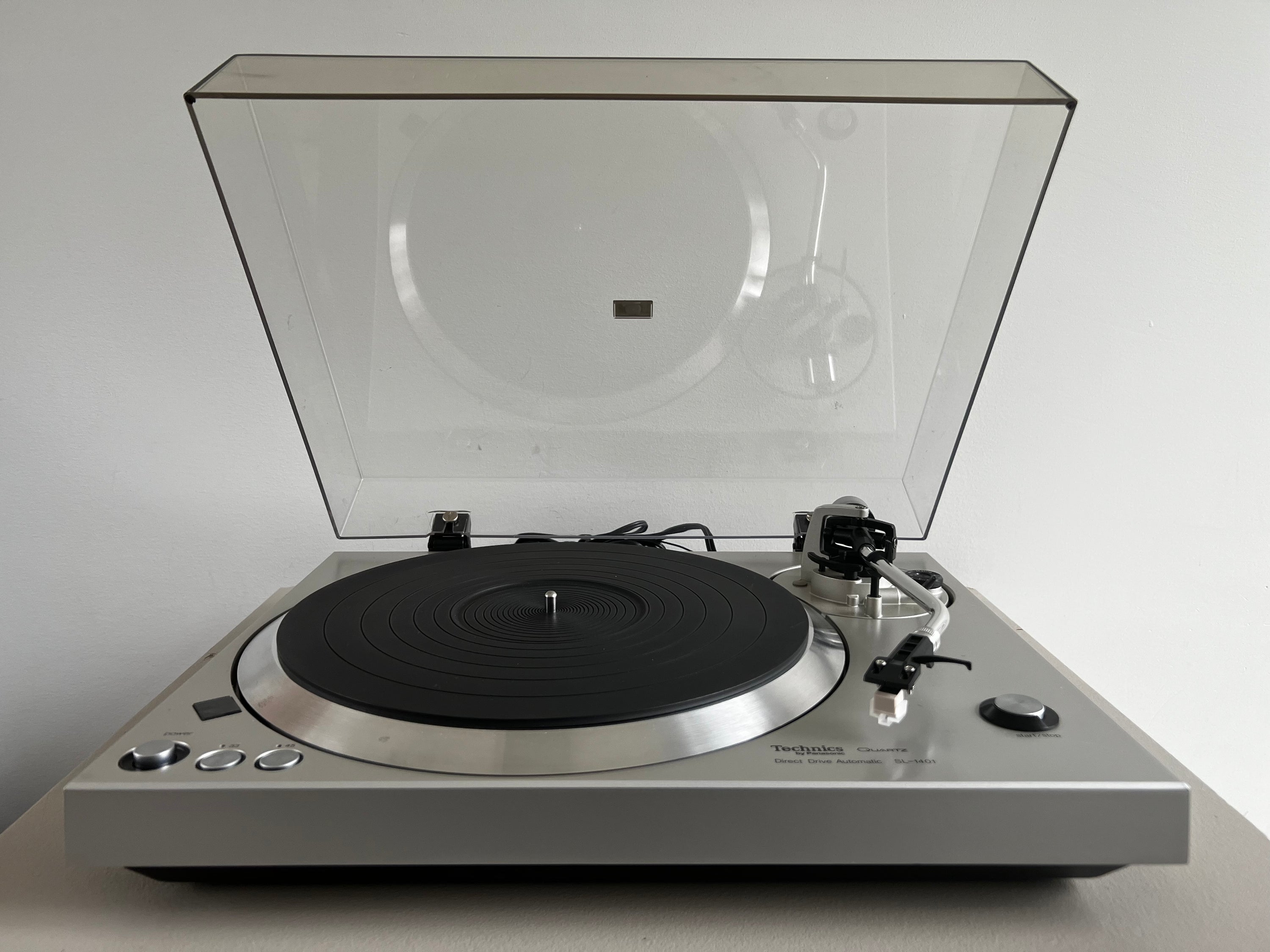 Techinics SL-1401 _Table tournante à entraînement direct