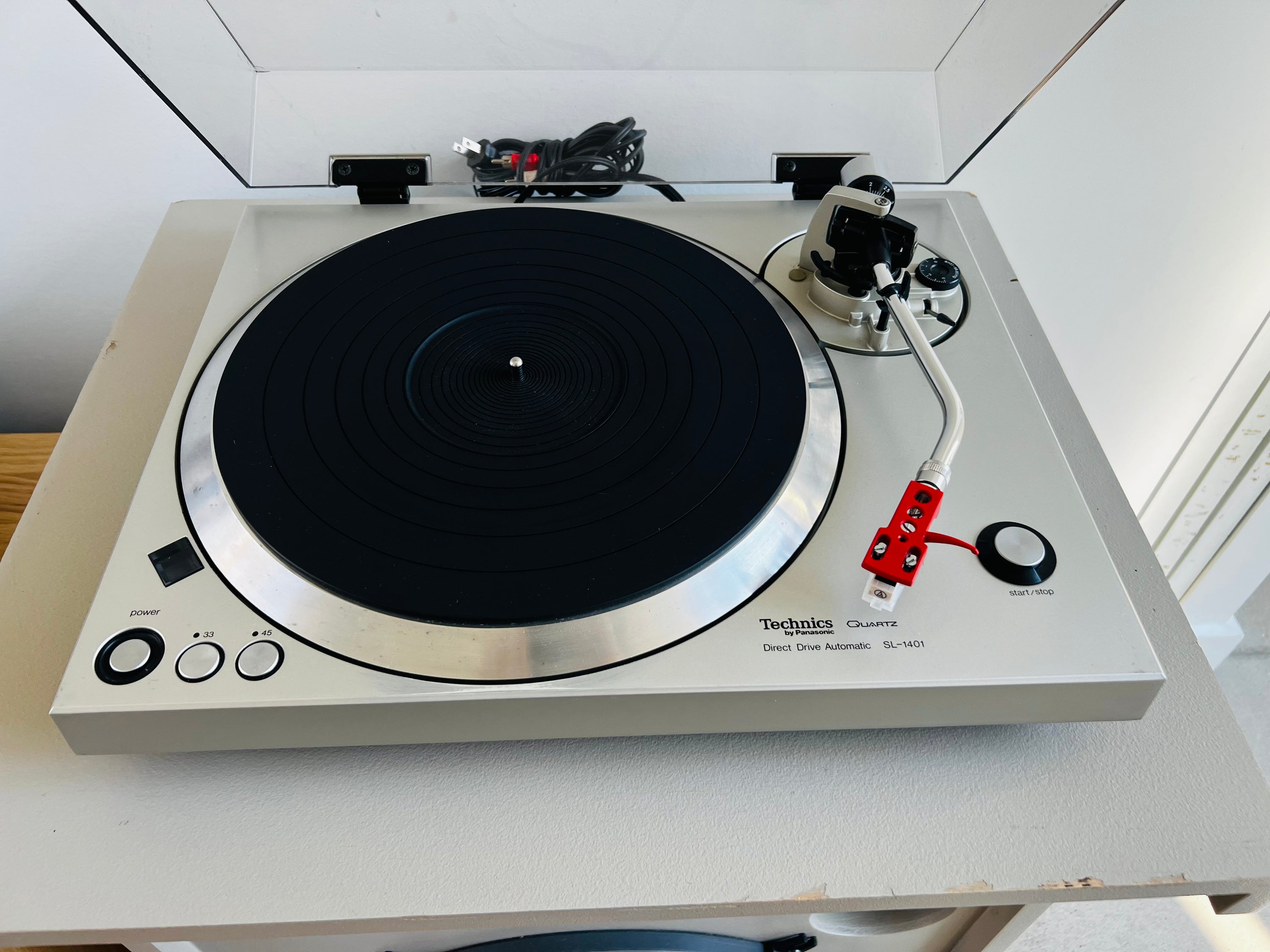 Techinics SL-1401 _Table tournante à entraînement direct