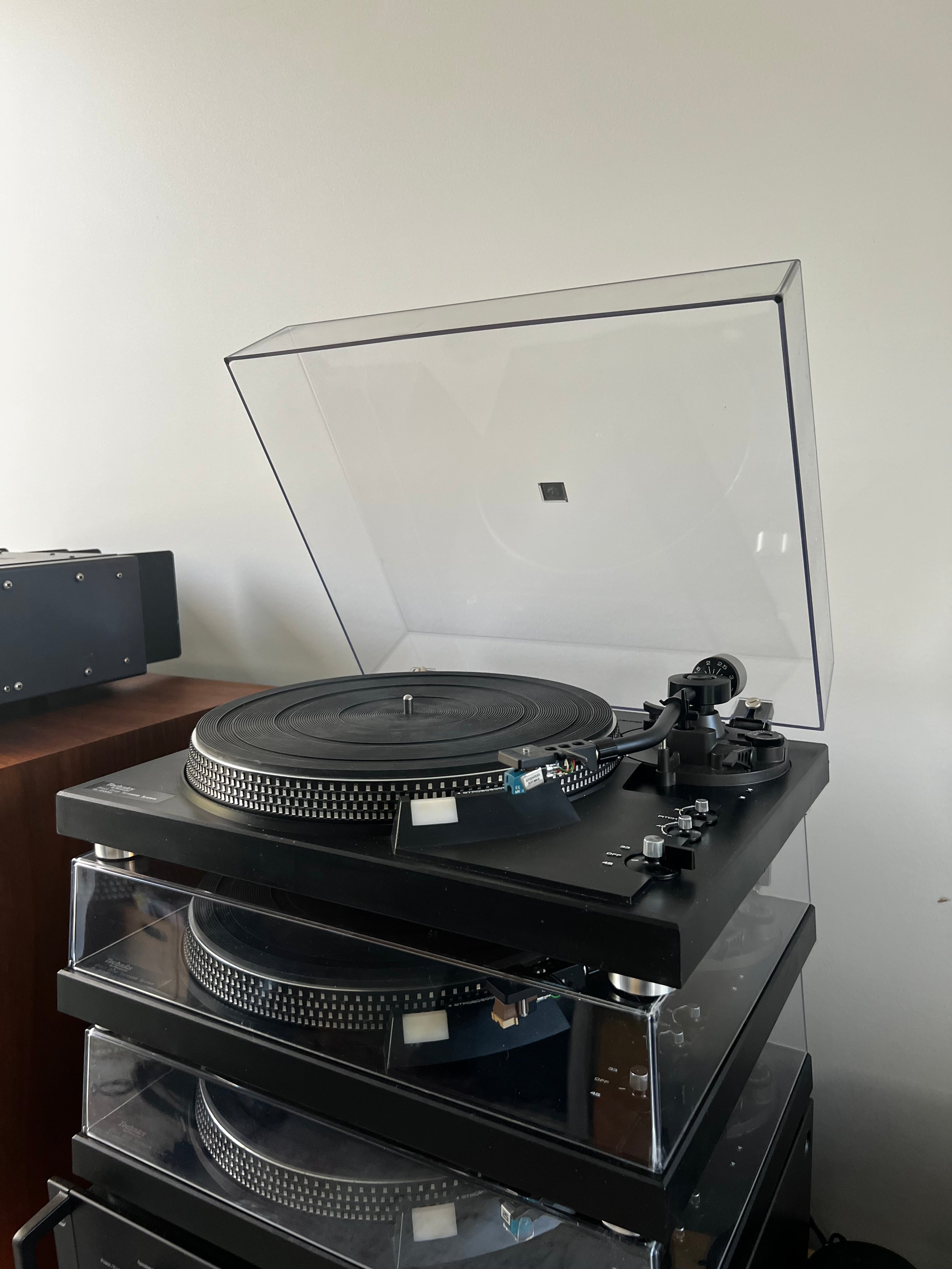 Technics SL-2000 Direct Drive Turntable