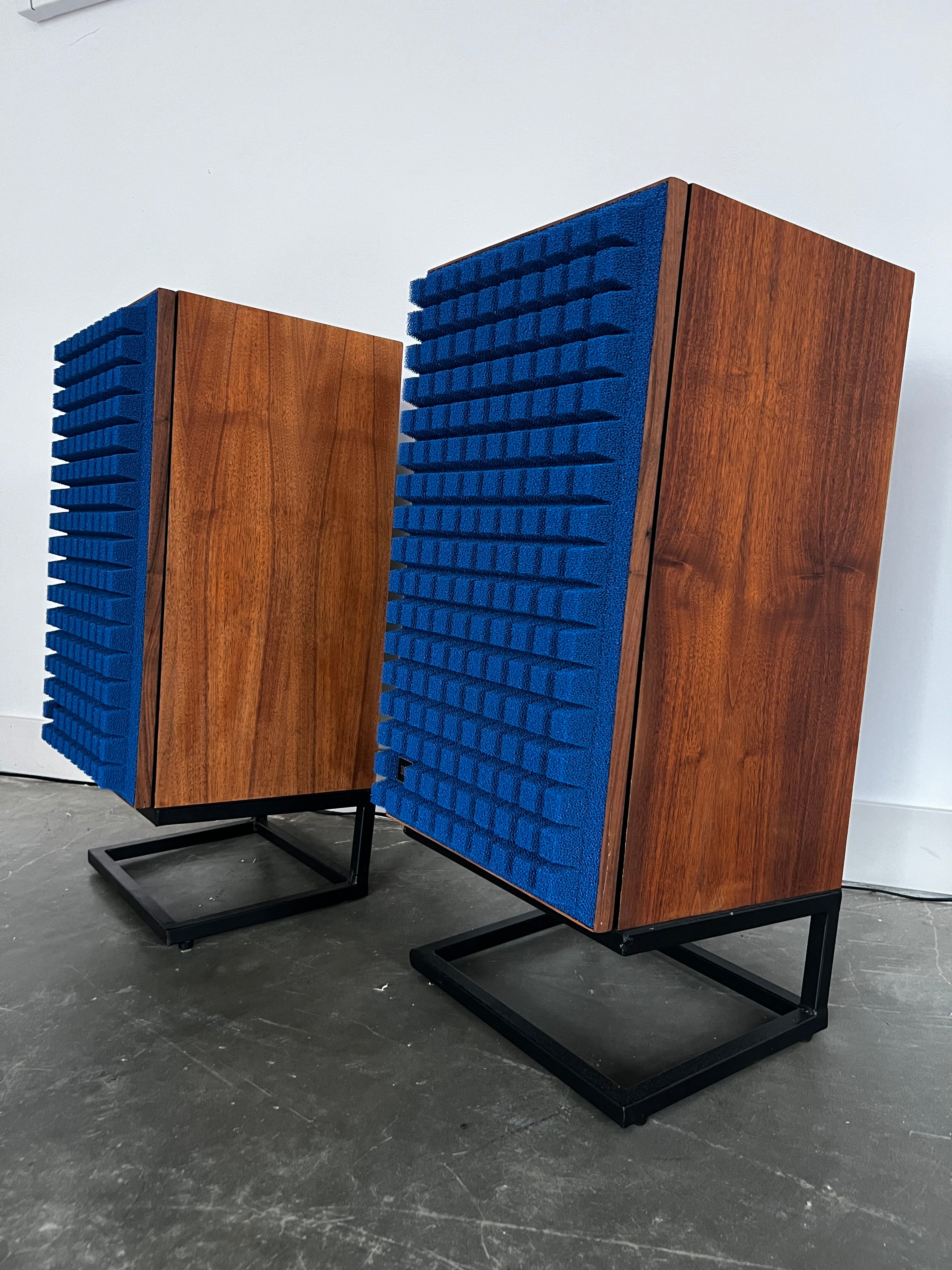 JBL L100 _Haut-Parleurs de plancher (grilles noires)