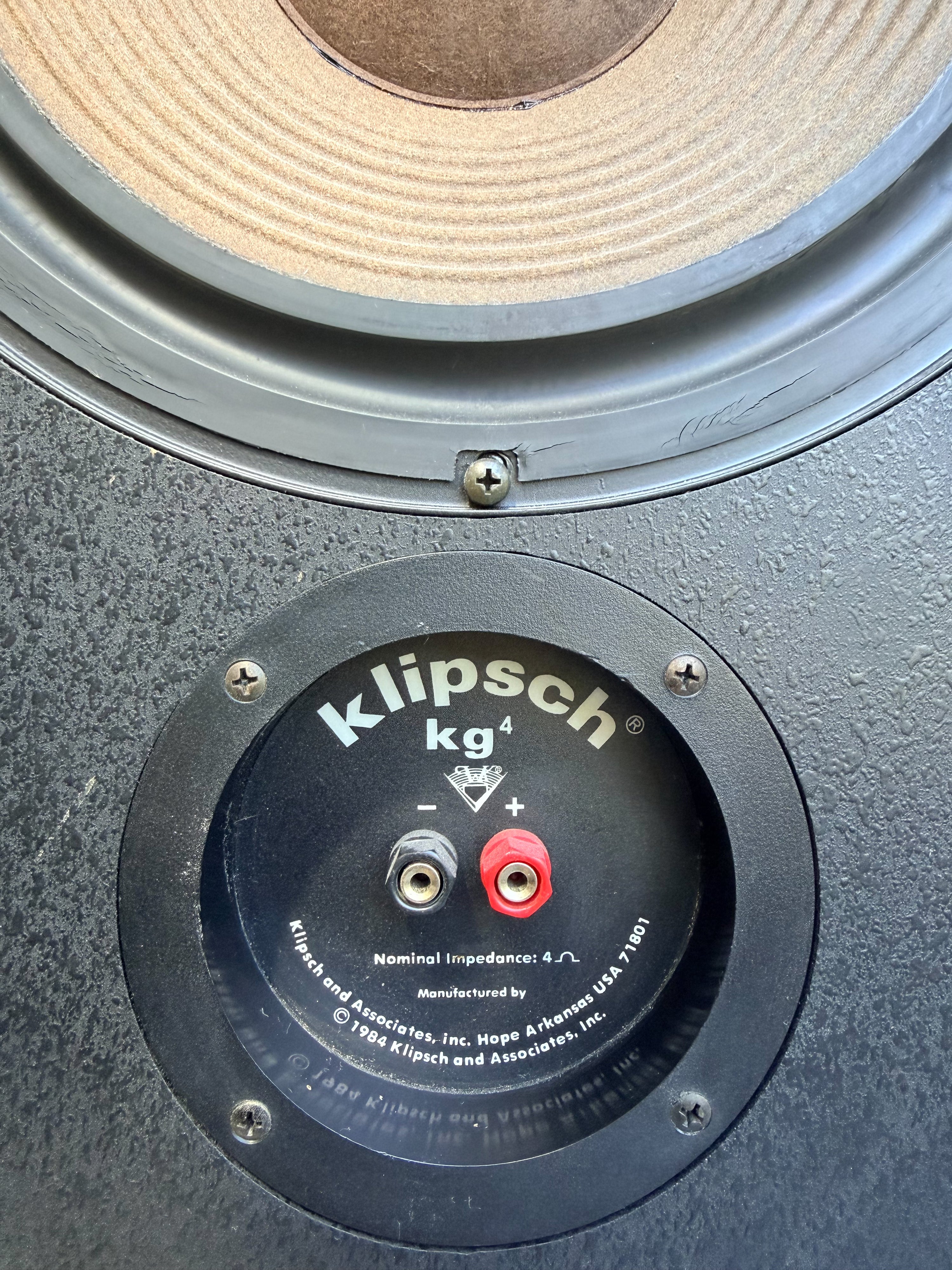 Klipsch KG4 _floorstanding speakers